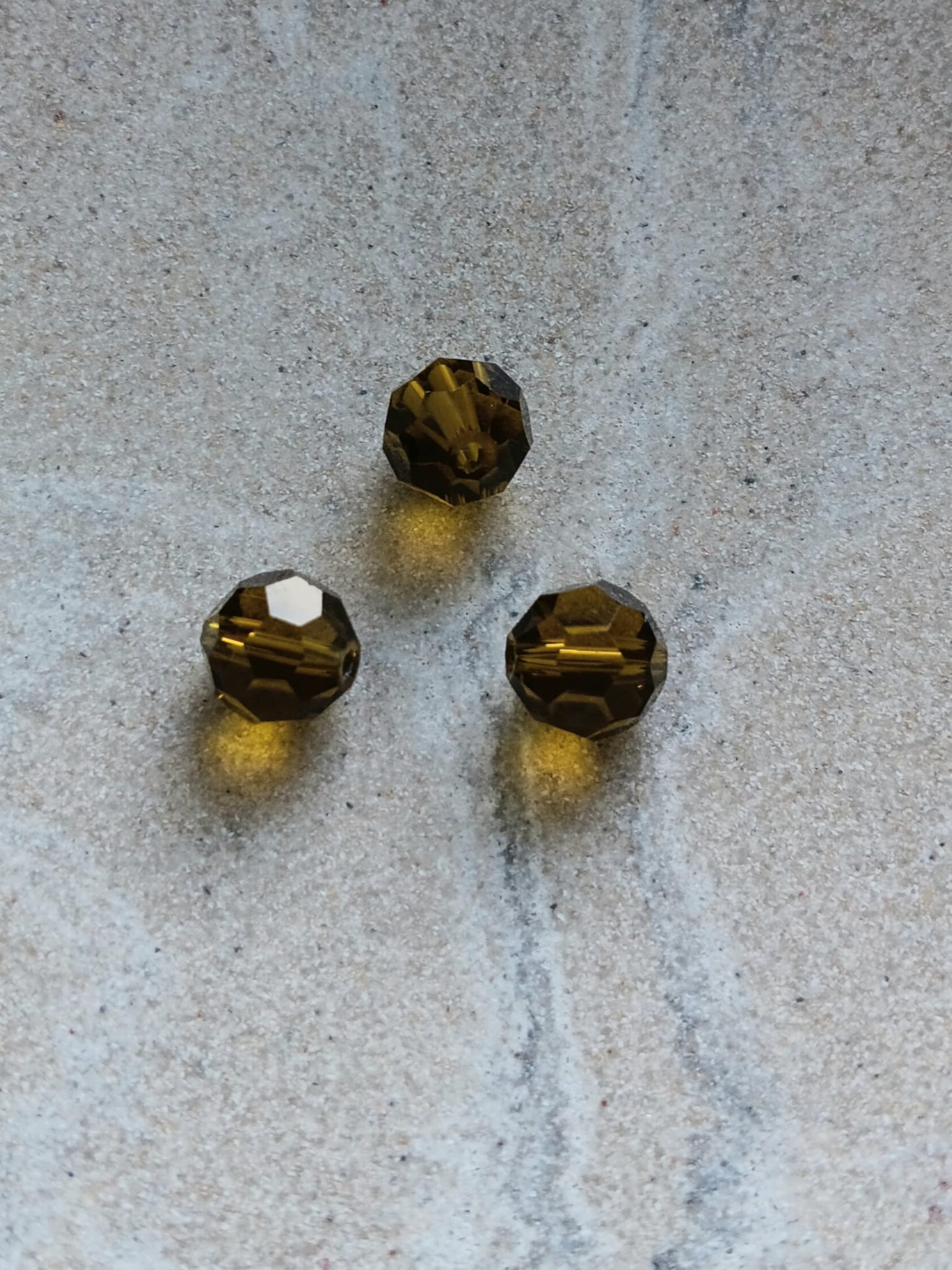 perlesetcreationbijoux-perle-ronde-facette-verre-10mm-kaki