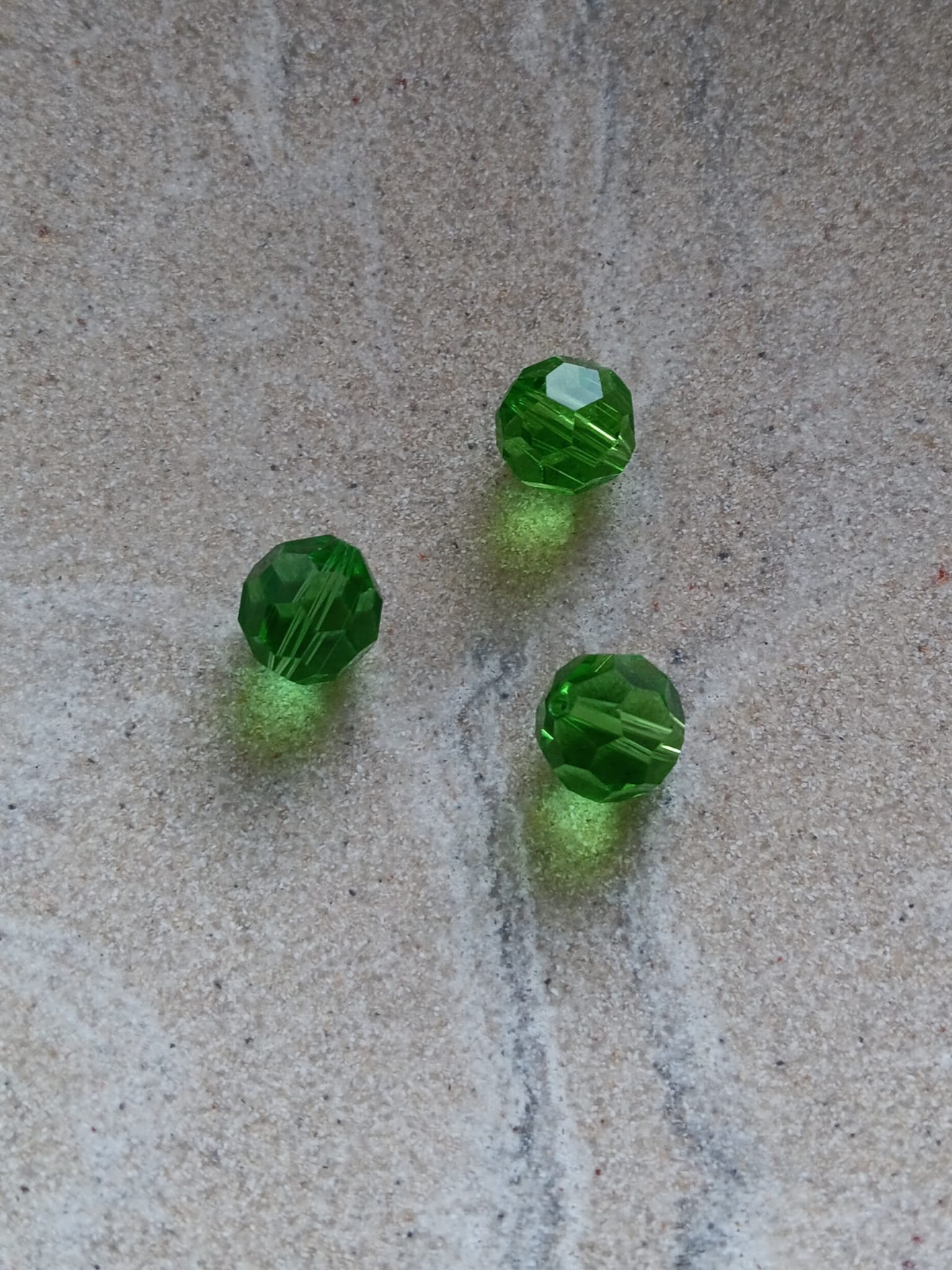 perlesetcreationbijoux-perle-ronde-facette-verre-10mm-vert