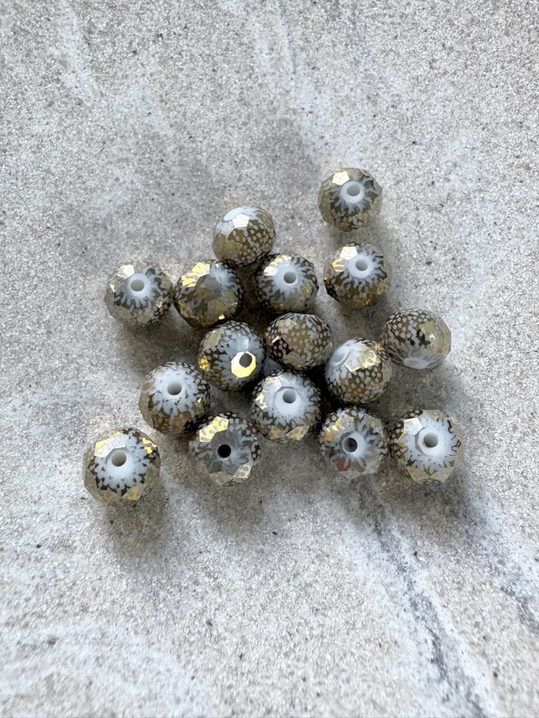 perlesetcreationbijoux - perles rondelles à facettes en verre, motifs pois dorés