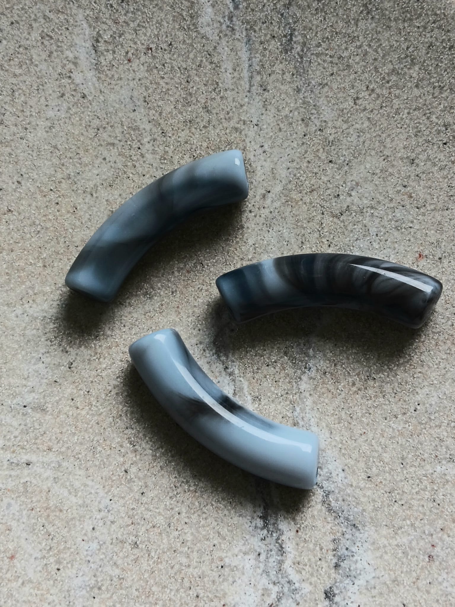 perlesetcreationbijoux-perle-tube-incurve-marbre-bleu