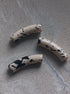 perlesetcreationbijoux-perle-tube-acrylique-beige-tachete-noir-32x10mm