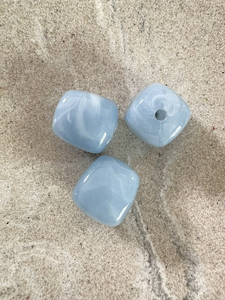 perlesetcreationbijoux - perles carrées en acrylique 17 mm bleu ciel