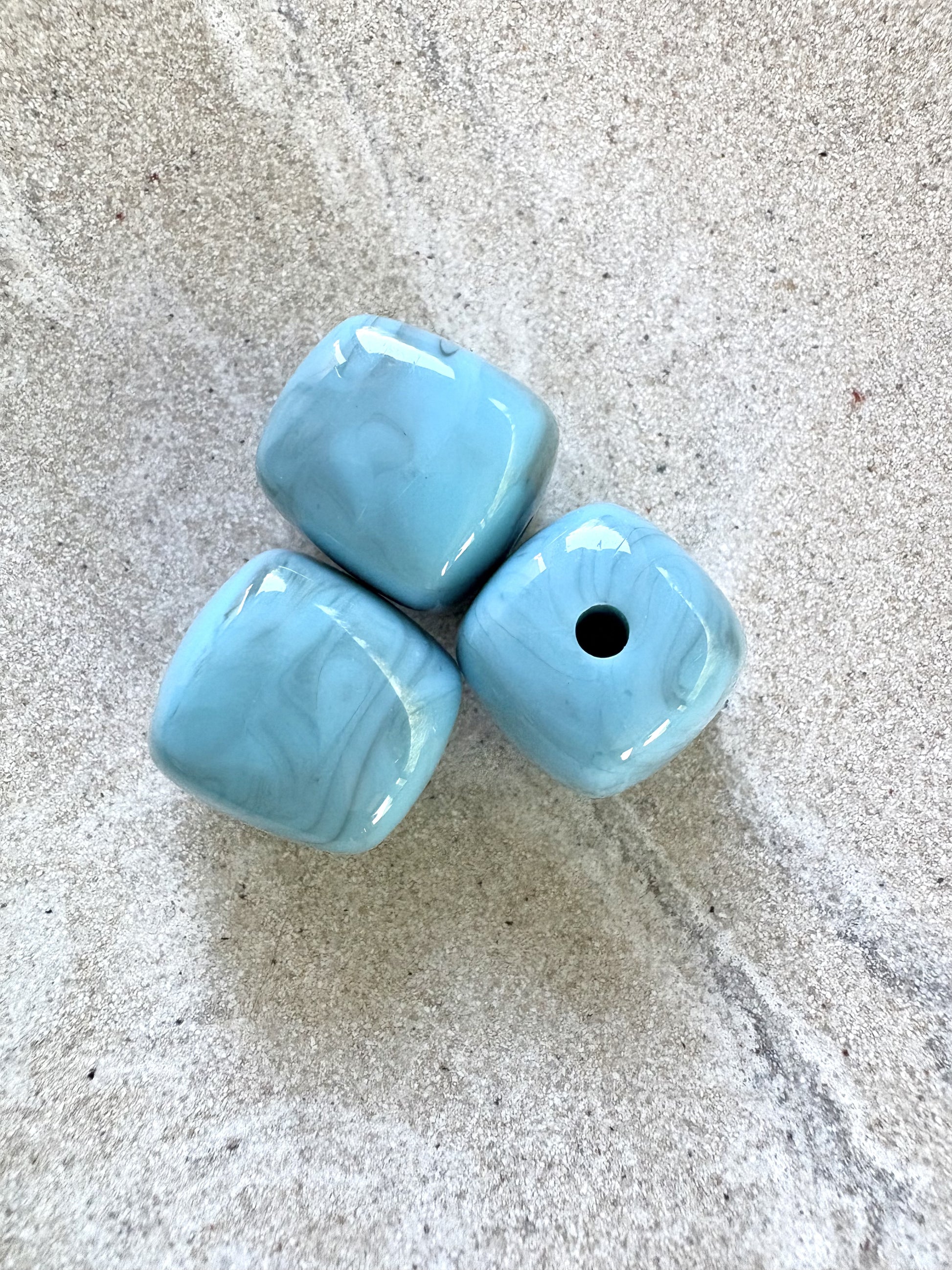Perle carrée marbrée en acrylique - 17 mm