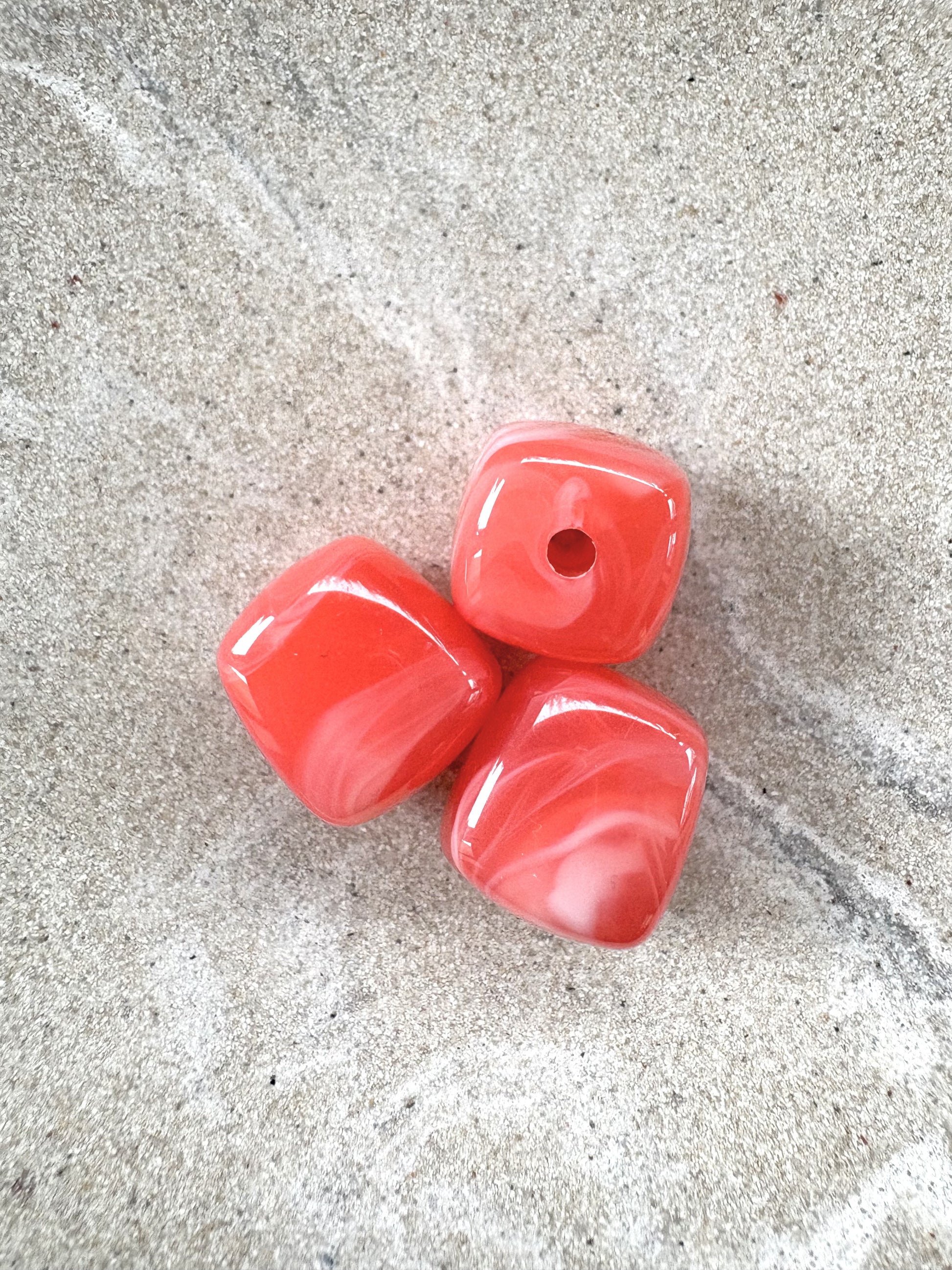 perlesetcreationbijoux - perles carrées marbrées en acrylique de 17 mm de différentes rose orange