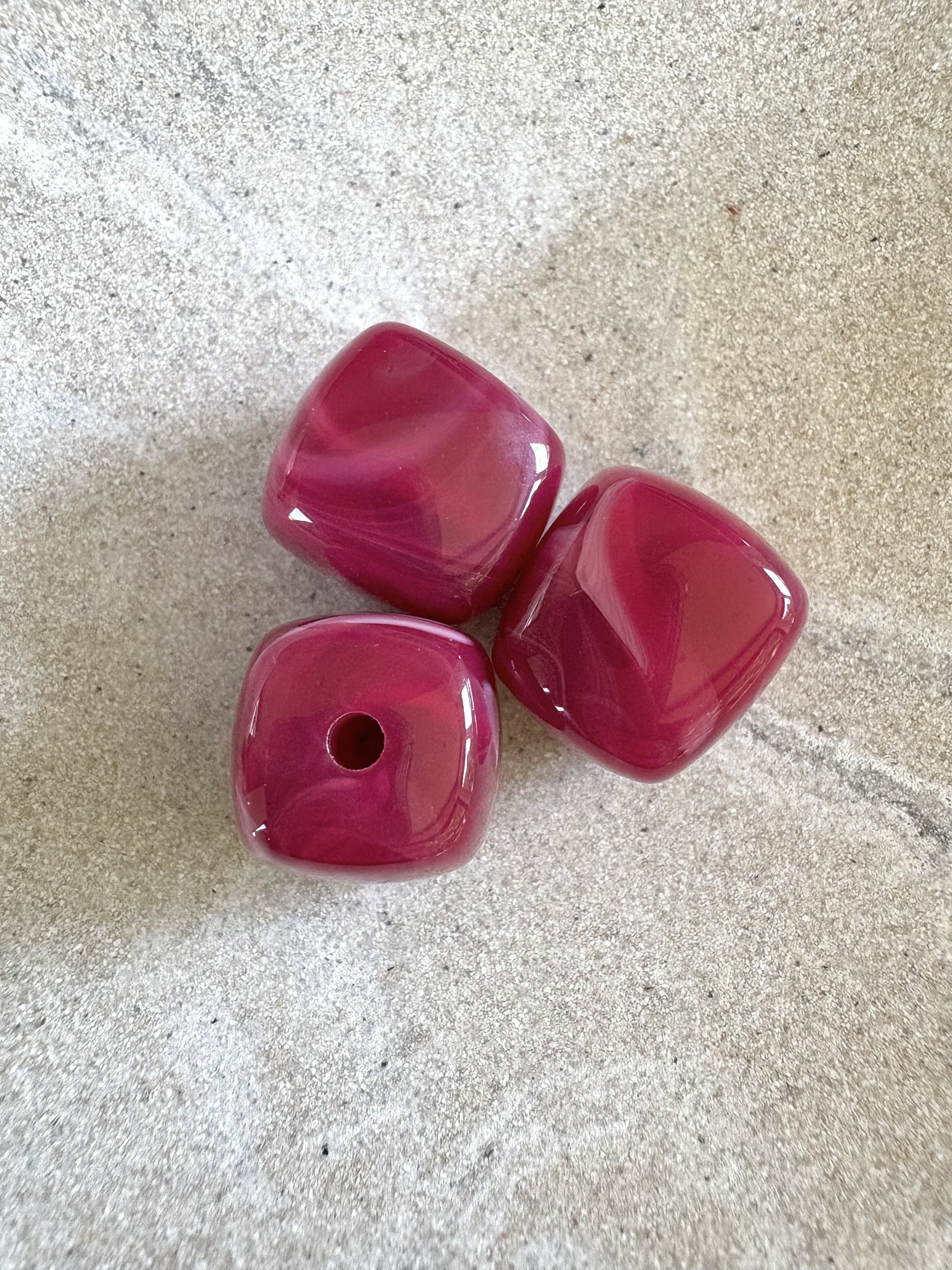 Perle carrée marbrée en acrylique - 17 mm