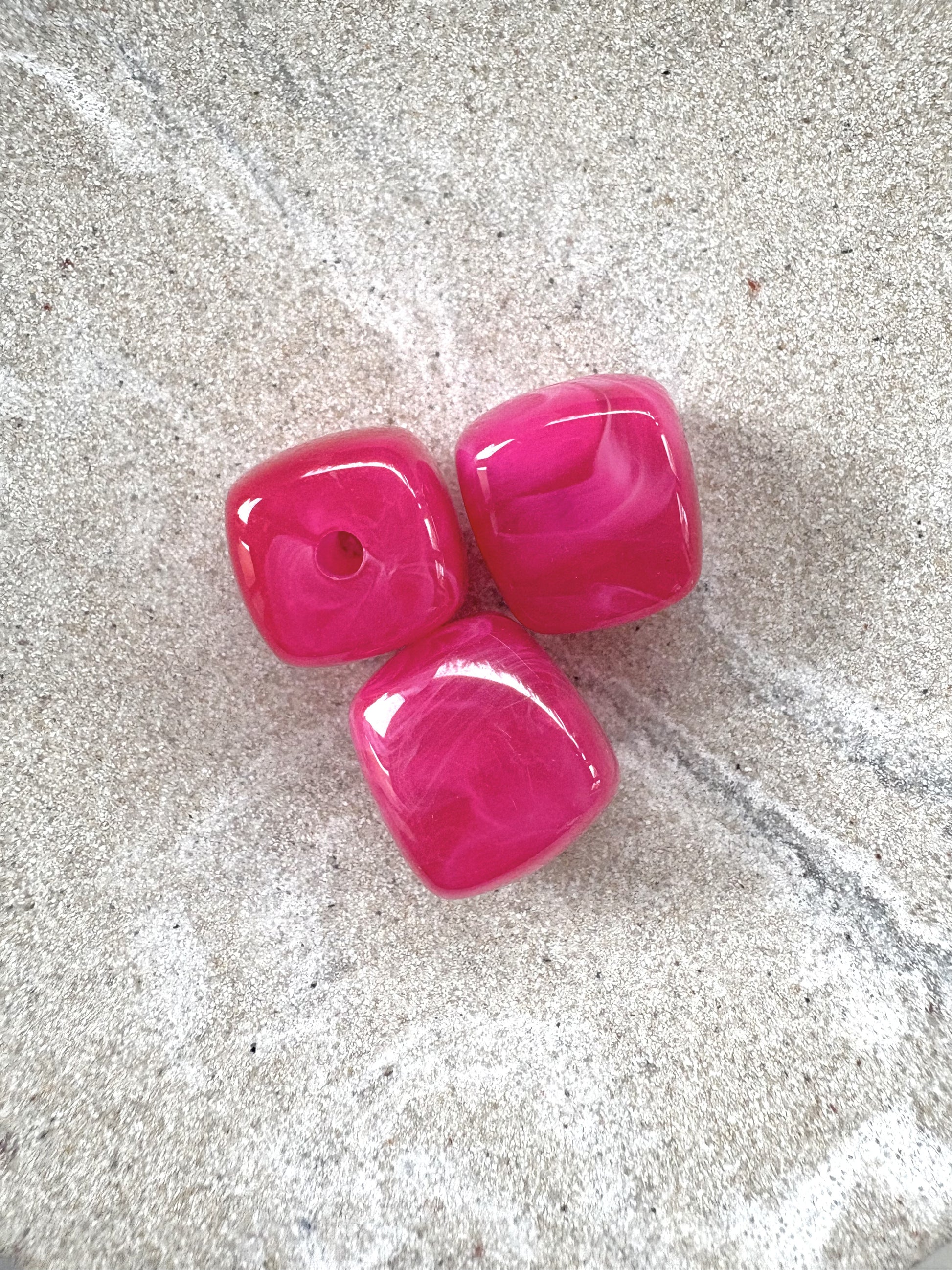 perlesetcreationbijoux - perles carrées marbrées en acrylique de 17 mm de différentes rose fuchsia