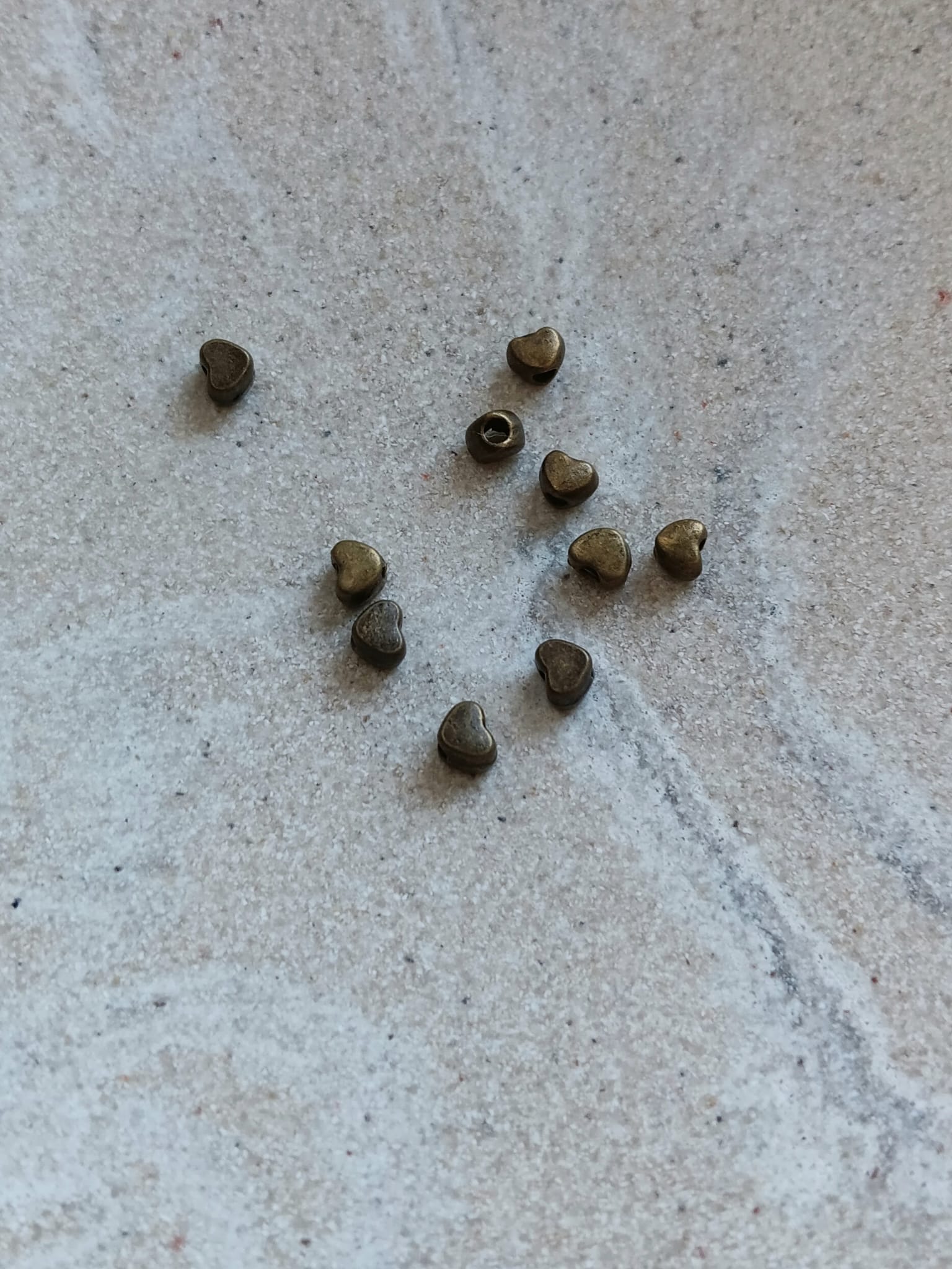 perlesetcreationbijoux-perles-coeur-3x4mm-bronze