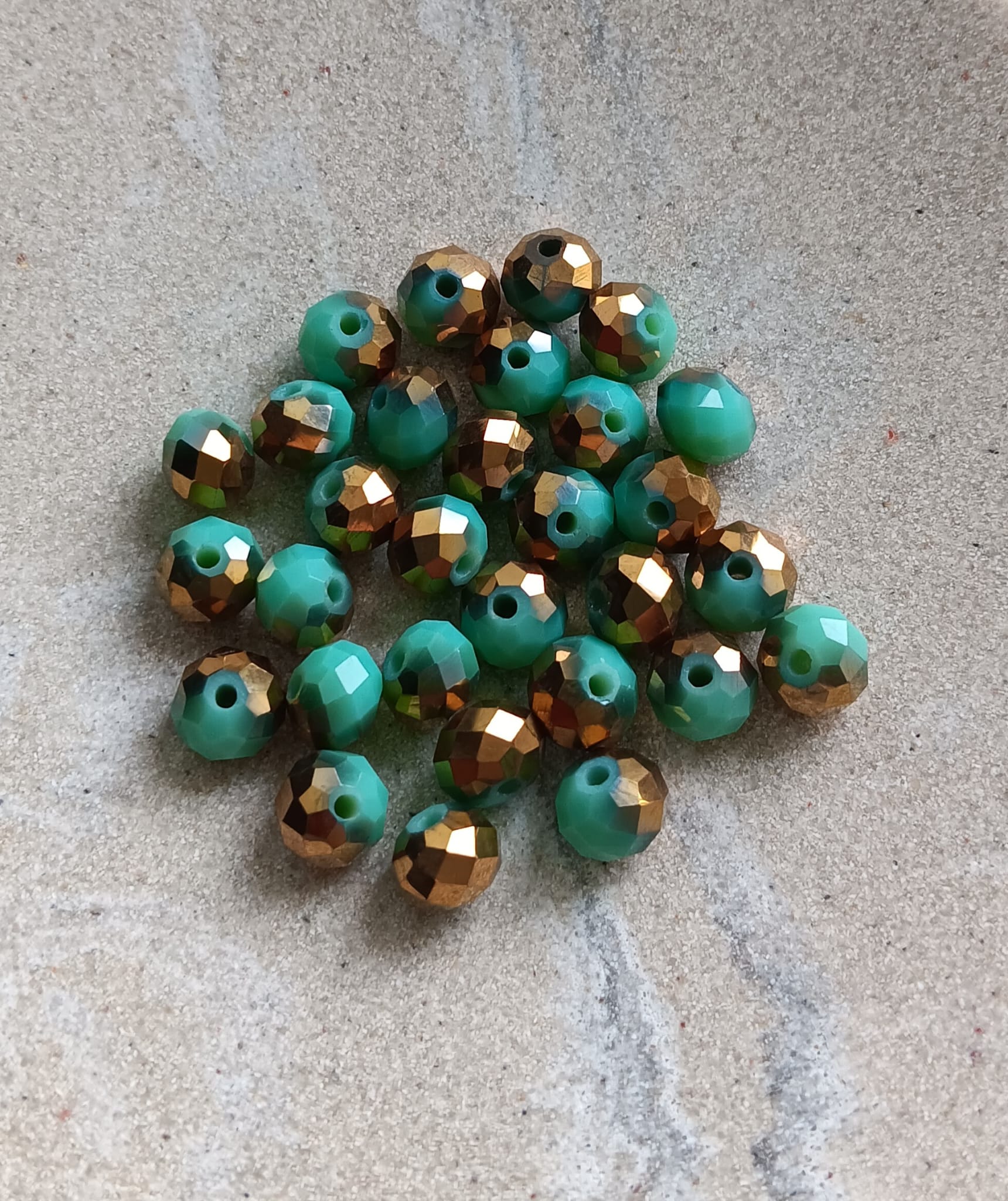 perlesetcreationbijoux - perles rondelles facettées bicolores turquoise/ doré en verre de 8x6 mm