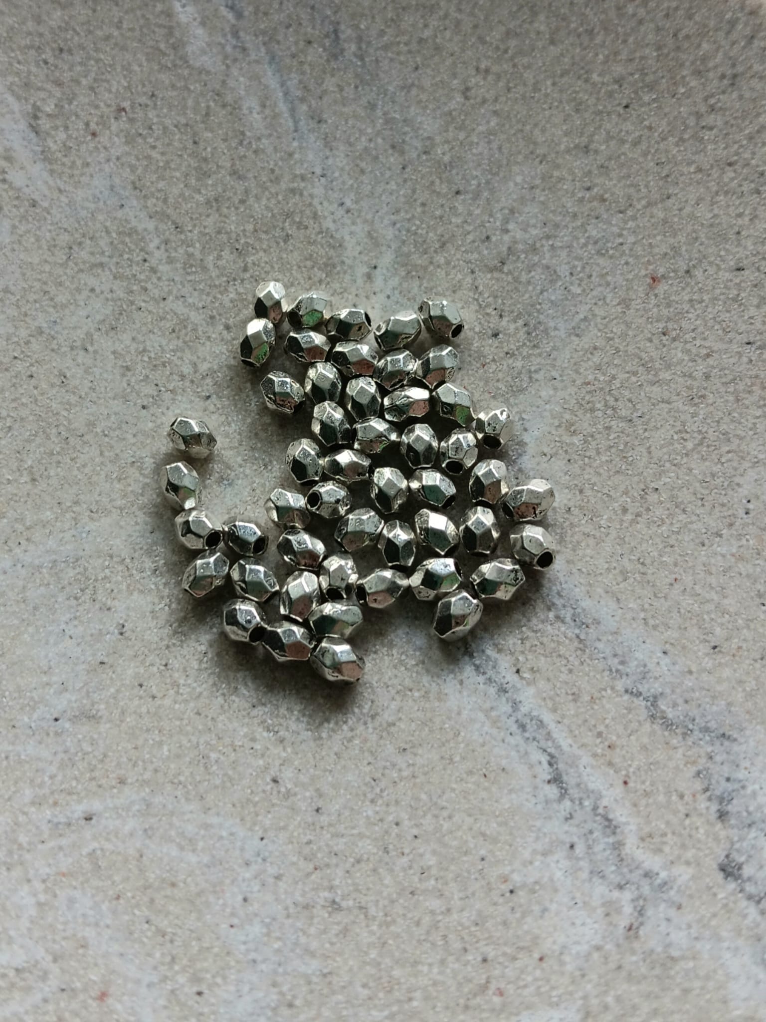 perlesetcreationbijoux-perles-metal-facettes-3x4mm-argente