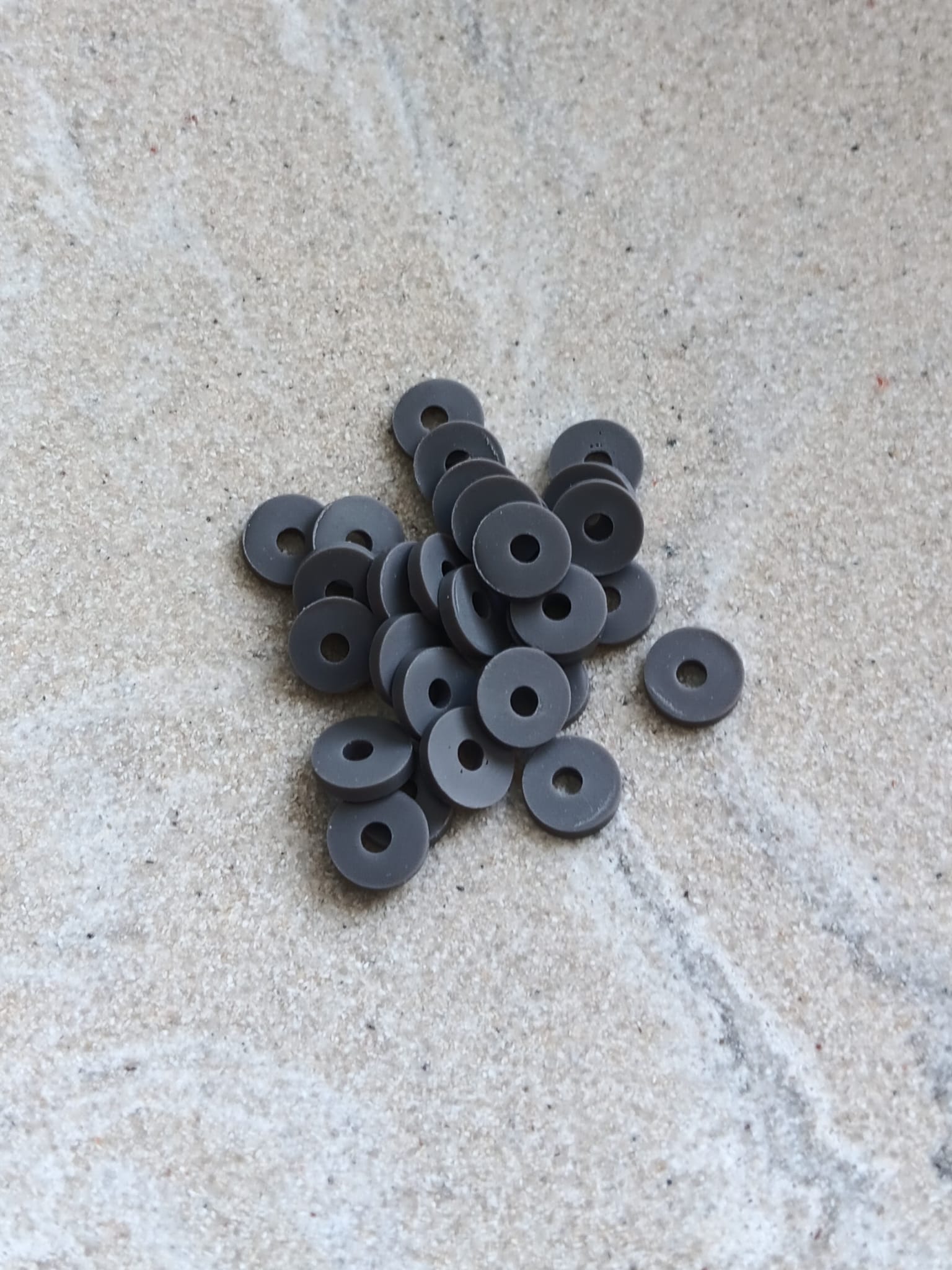 Perles heishi en pâte polymère - 6mm