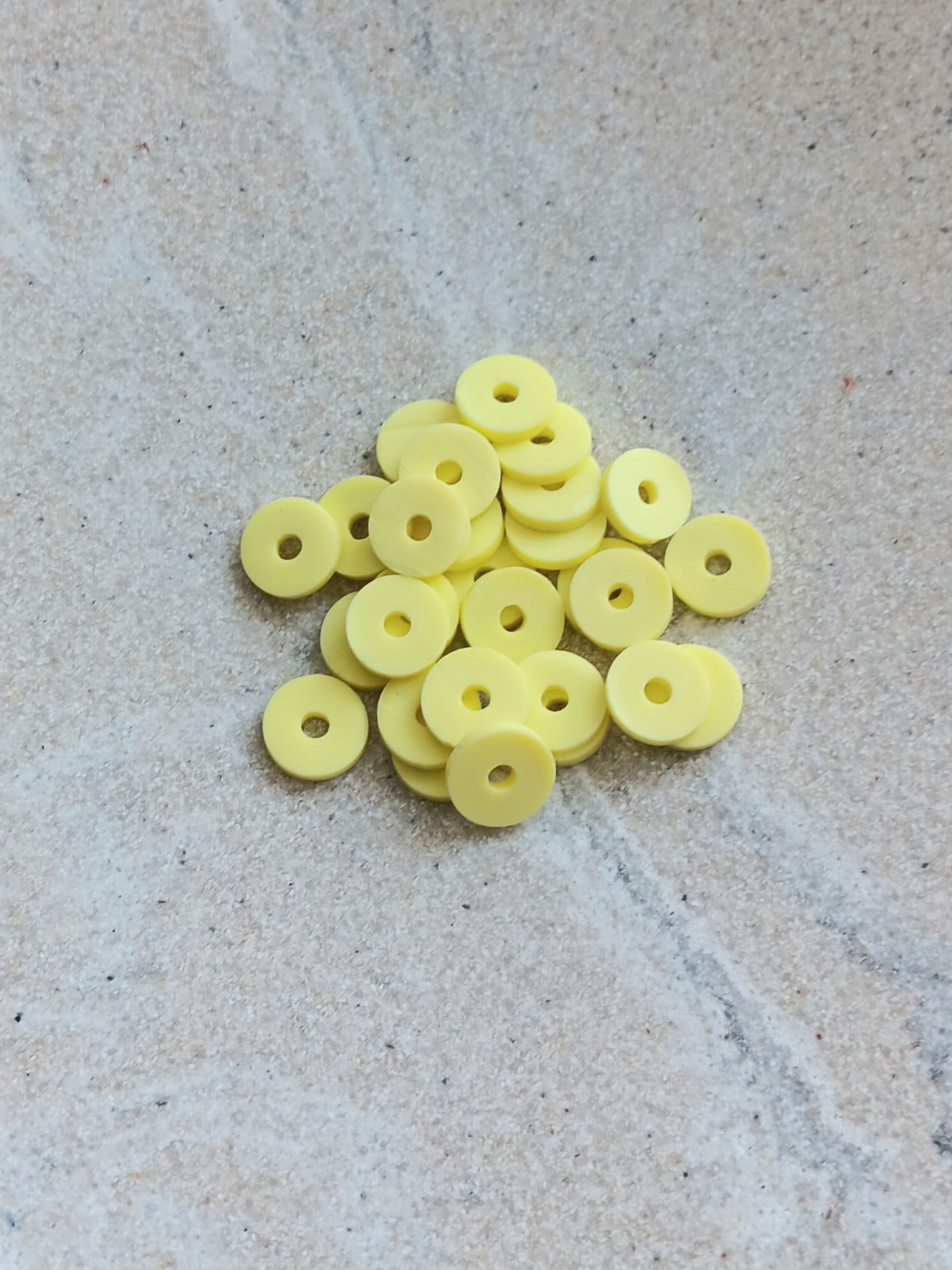 Perles heishi en pâte polymère - 6mm