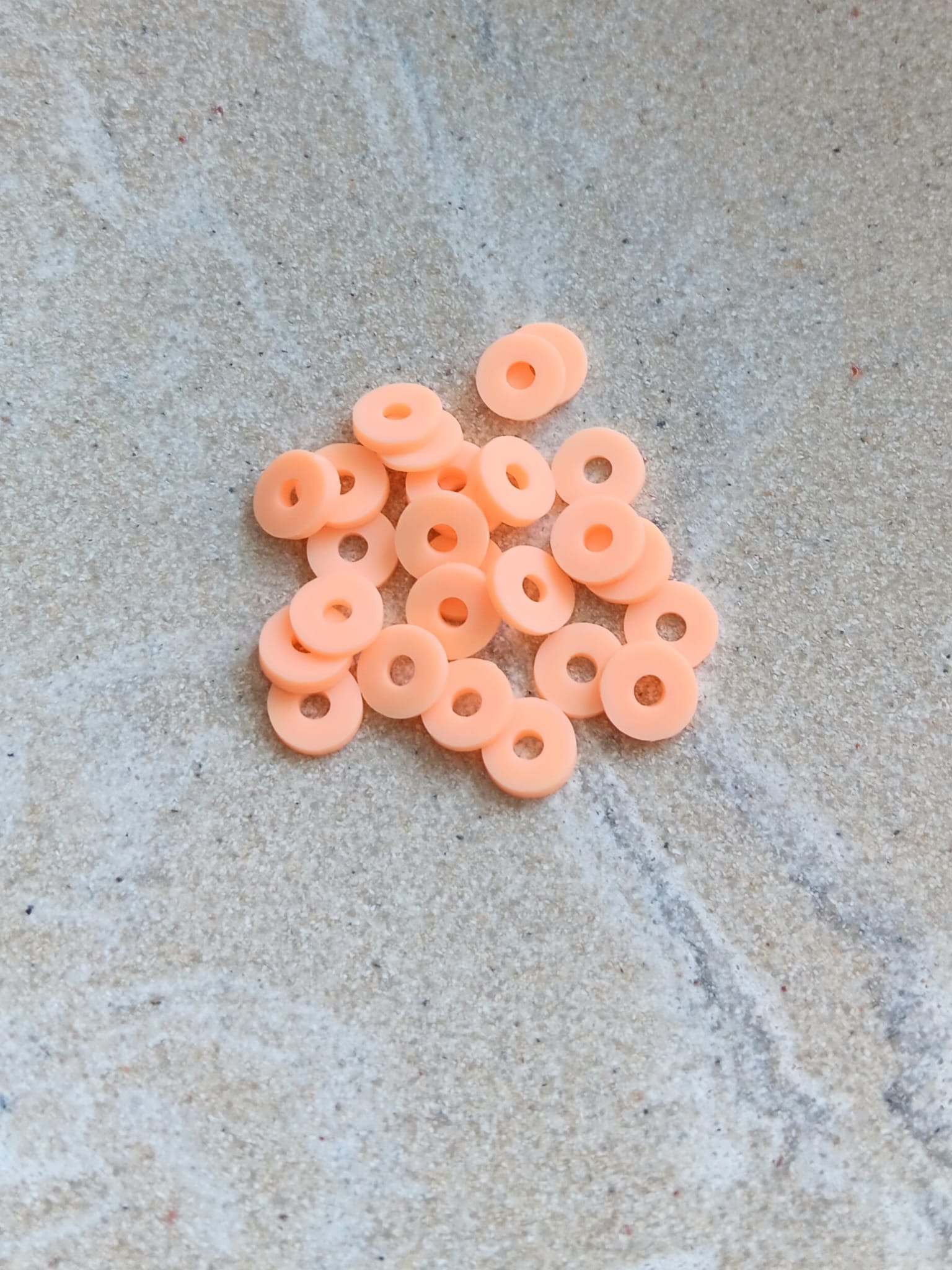 Perles heishi en pâte polymère - 6mm