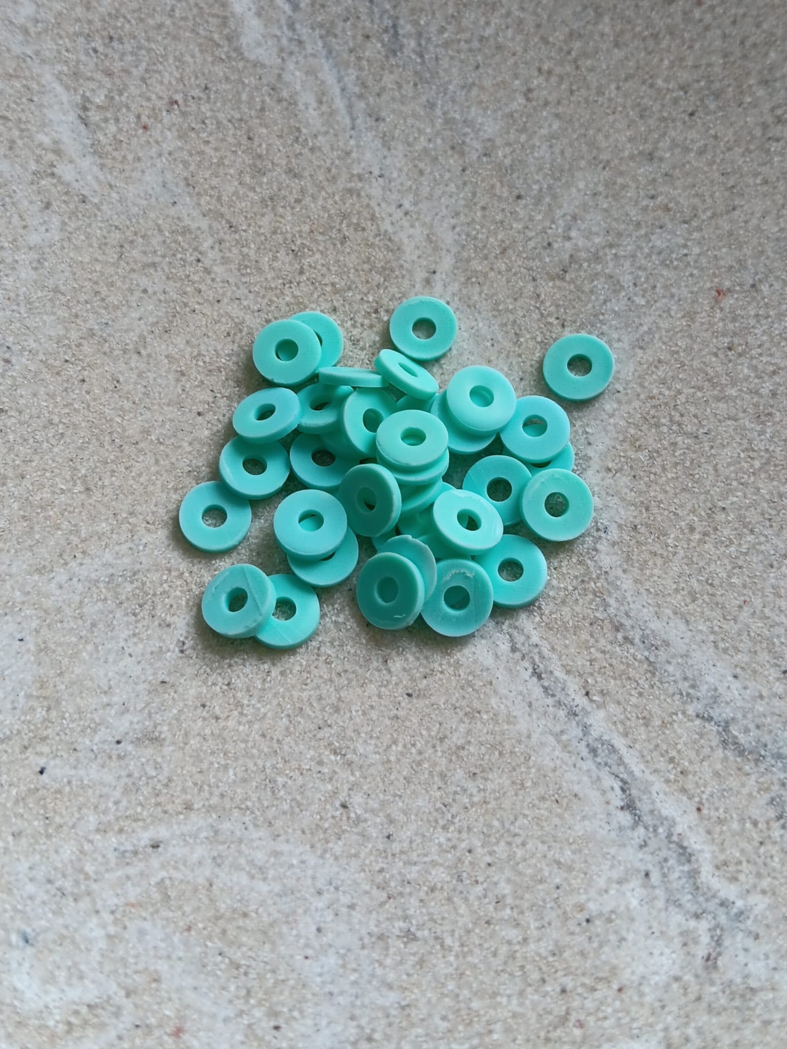 Perles heishi en pâte polymère - 6mm