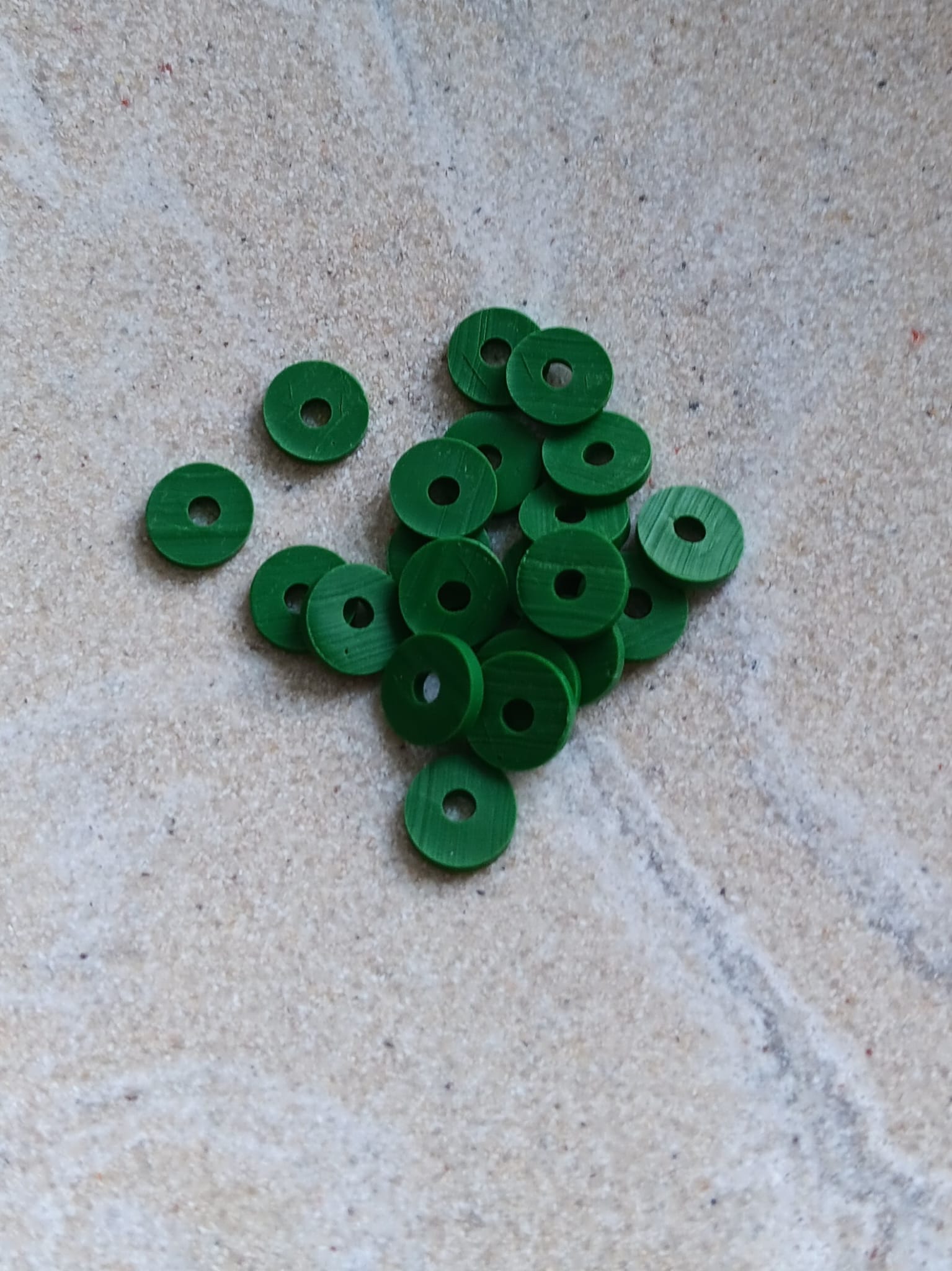 Perles heishi en pâte polymère - 6mm