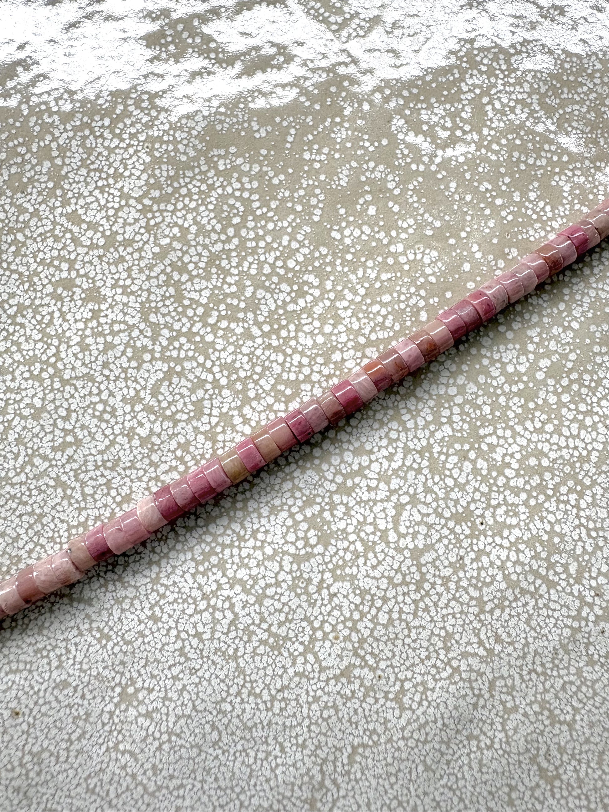 perlesetcreationbijoux - perles heishi en rhodonite naturelle de 4x2 mm