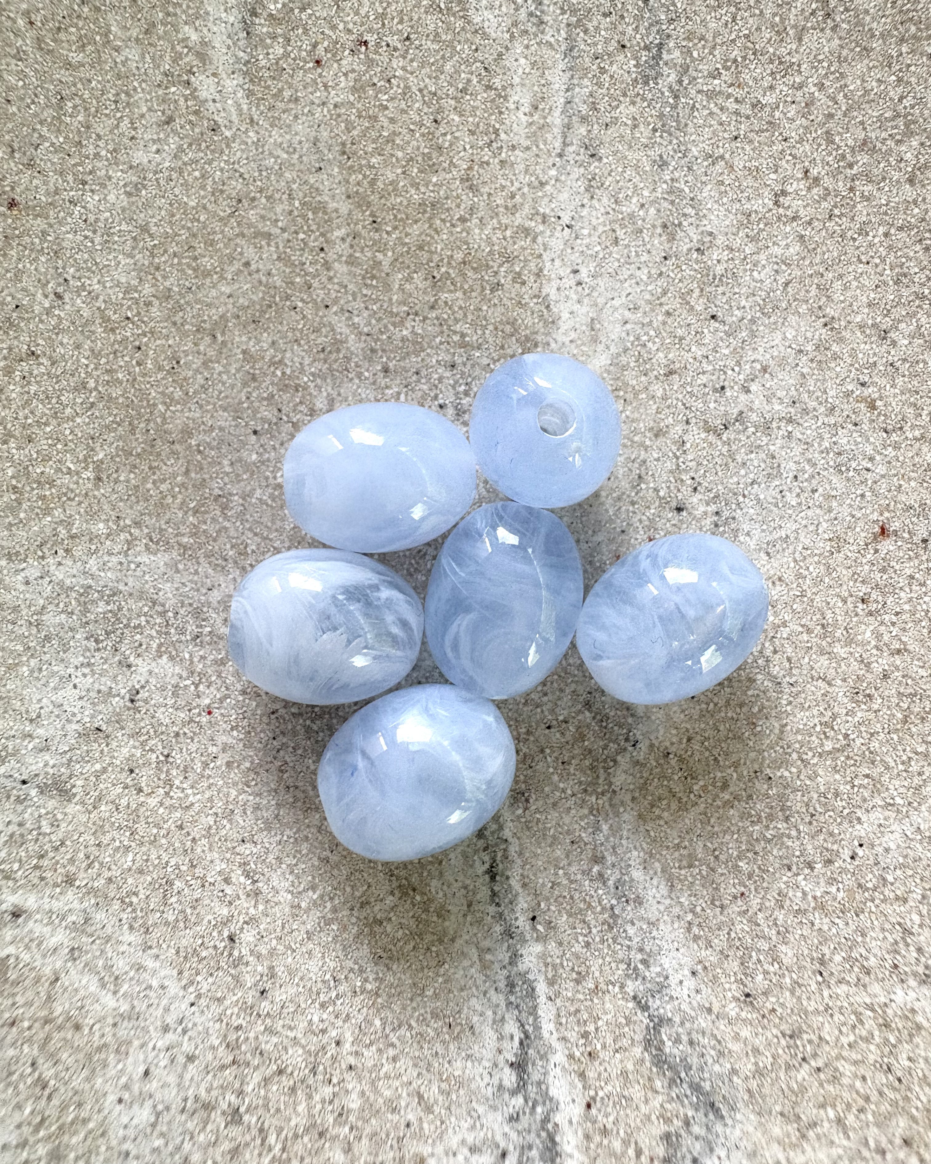 perlesetcreationbijoux - perles ovales en acrylique 13x10 mm bleu ciel