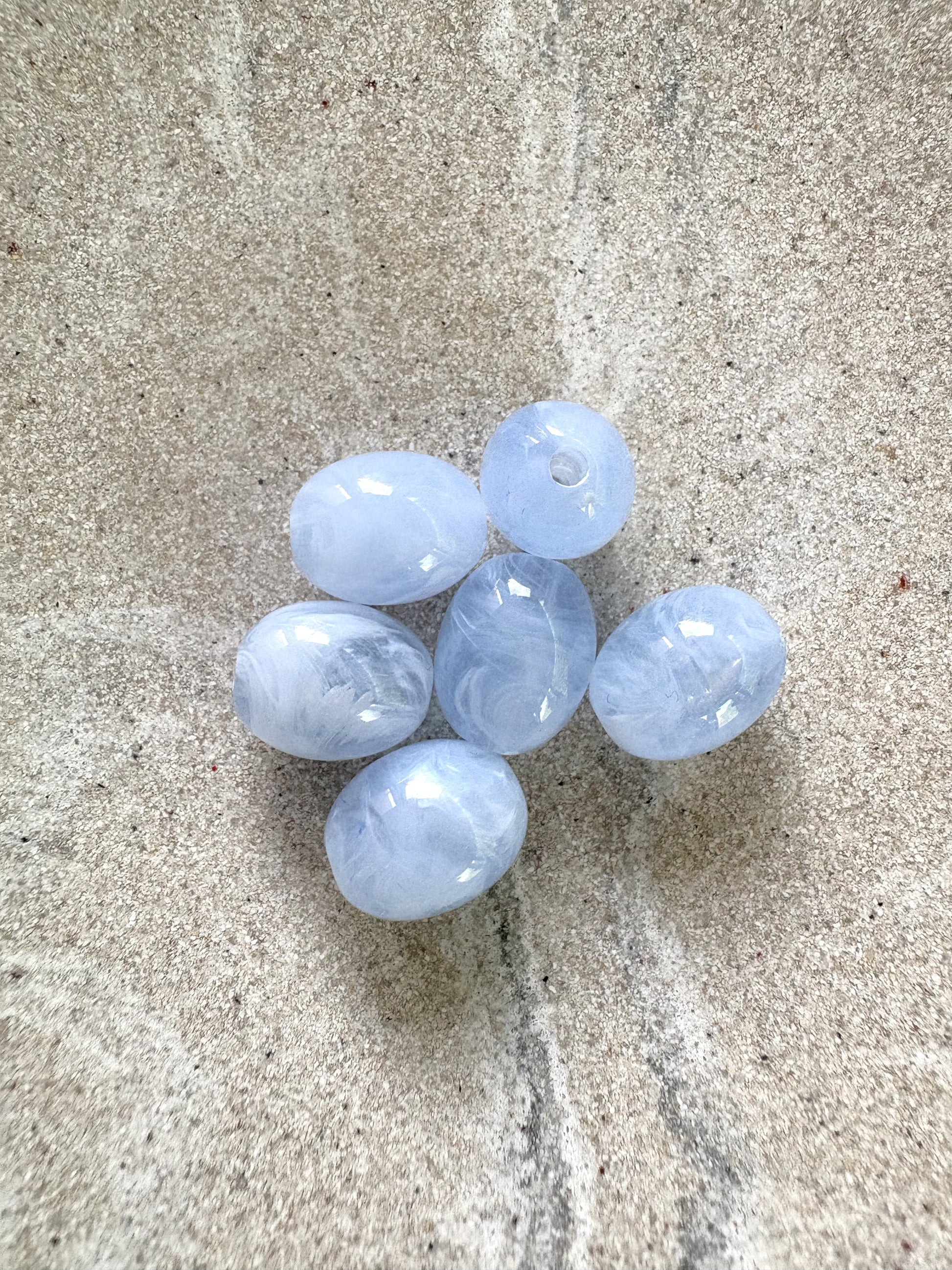 perlesetcreationbijoux - perles ovales en acrylique 13x10 mm bleu ciel