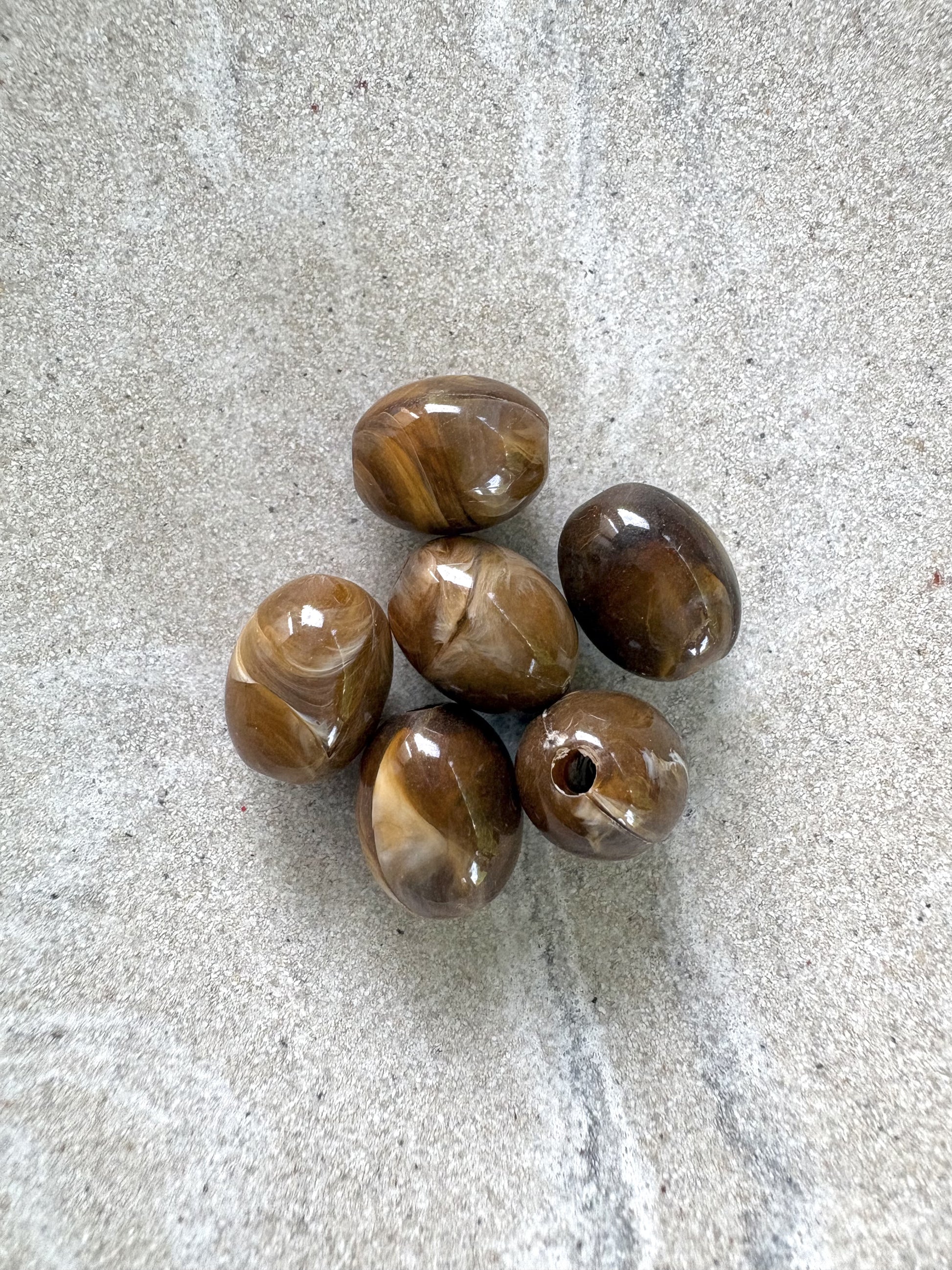 perlesetcreationbijoux - perles ovales en acrylique 13x10 mm marron