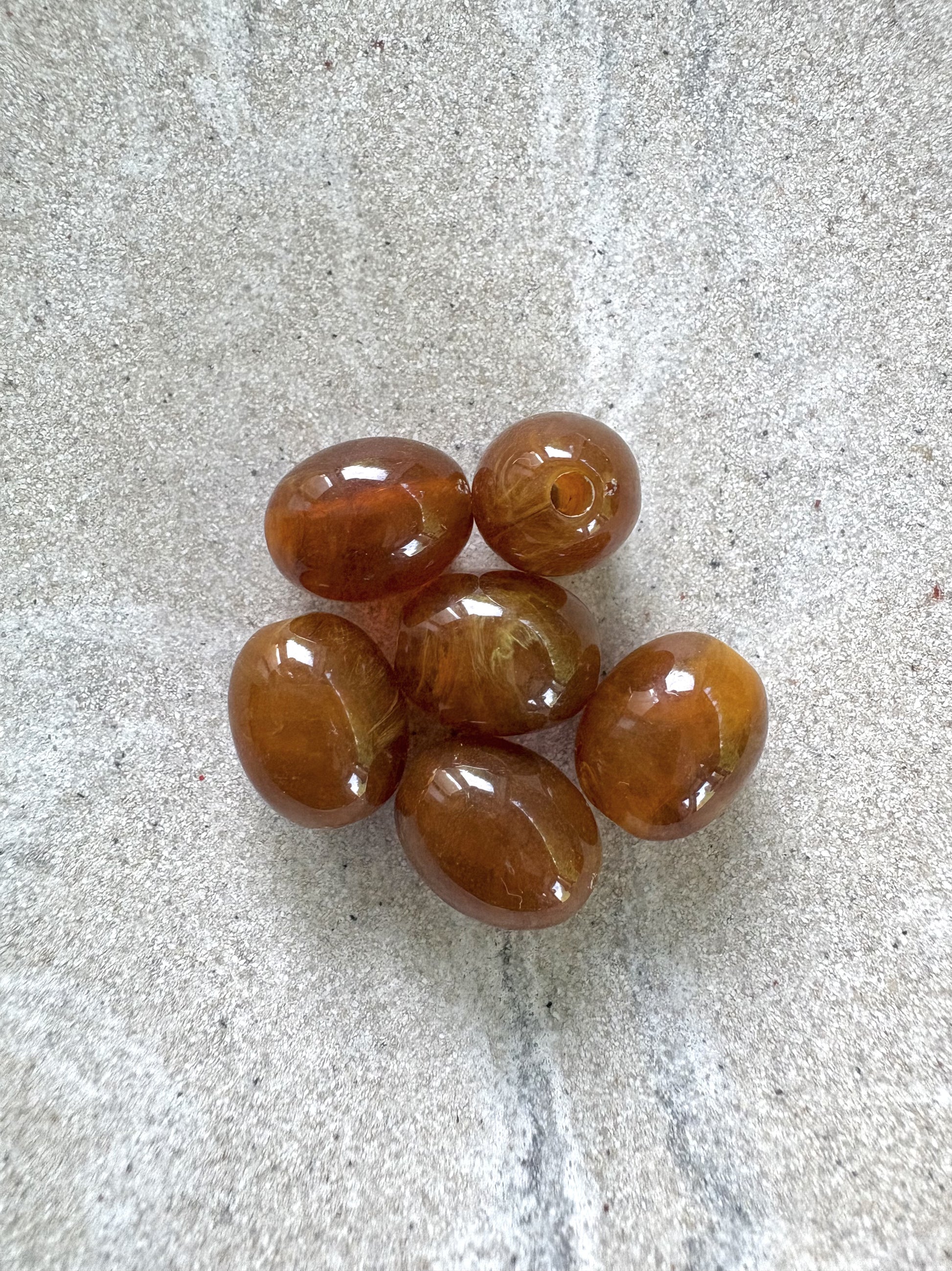 perlesetcreationbijoux - perles ovales en acrylique 13x10 mm marron
