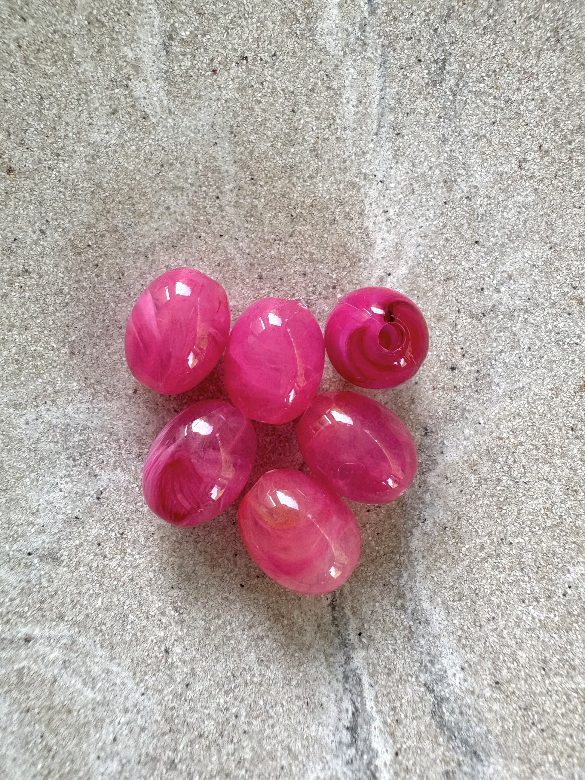 perlesetcreationbijoux - perles ovales en acrylique 13x10 mm rose fuchsia
