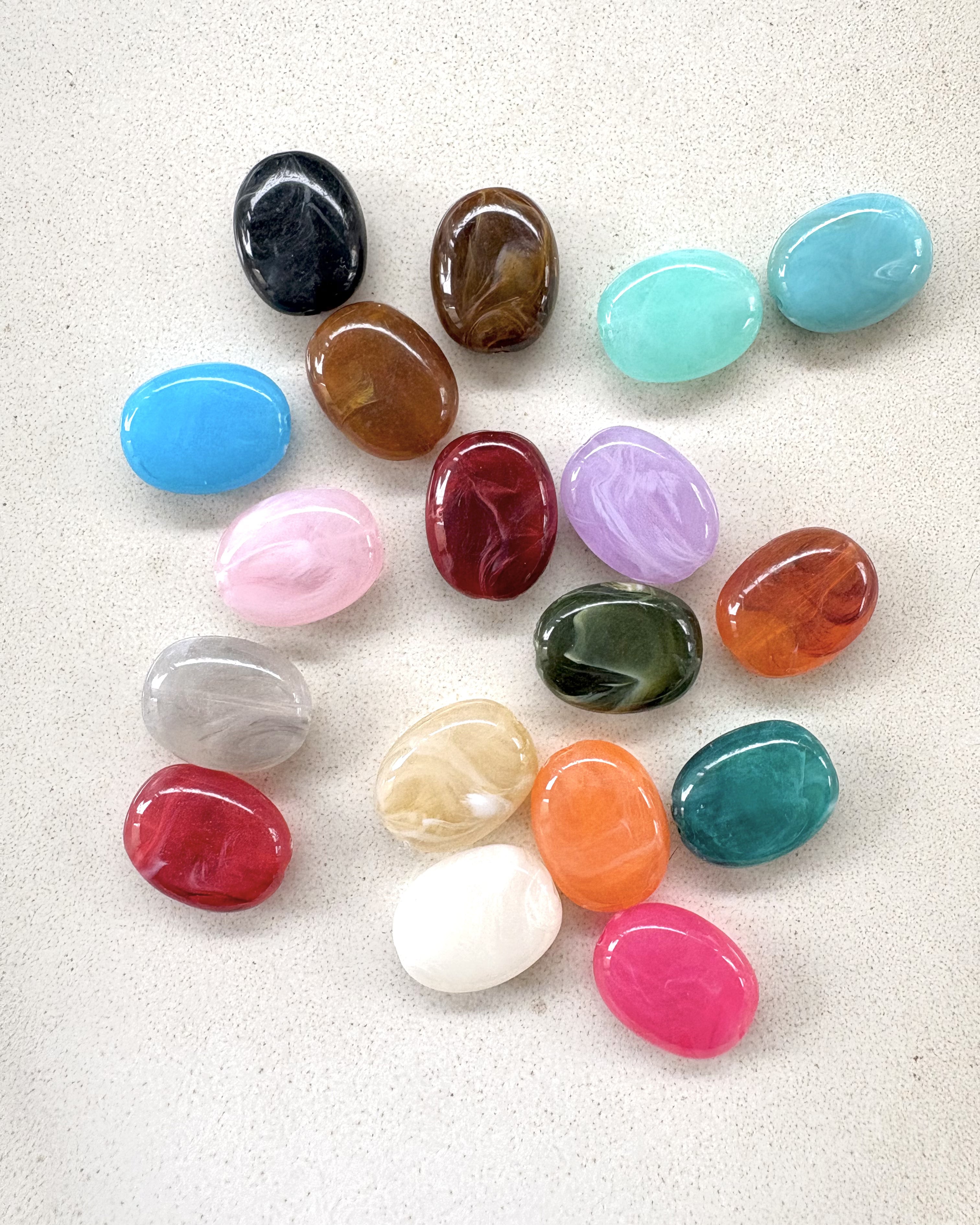 perlesetcreationbijoux - perles ovales marbrées en acrylique de 19x15 mm de différentes couleurs
