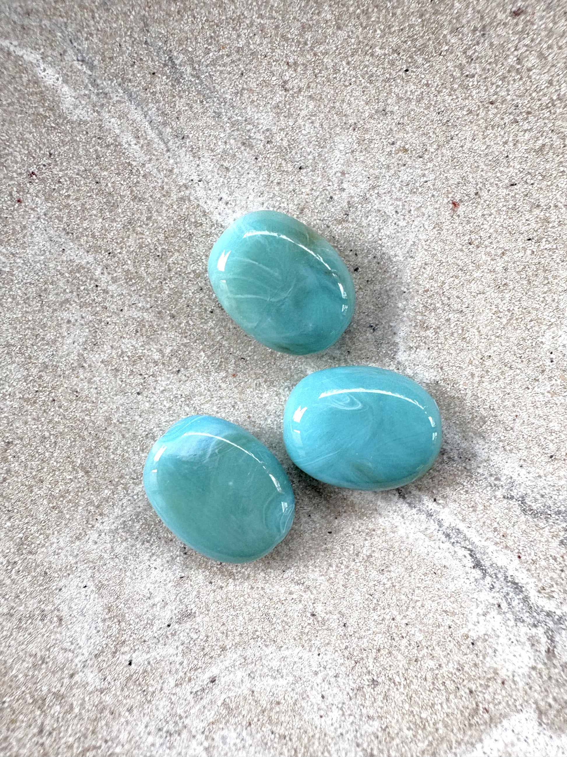 perlesetcreationbijoux - perles ovales marbrées en acrylique de 19x15 mm turquoise
