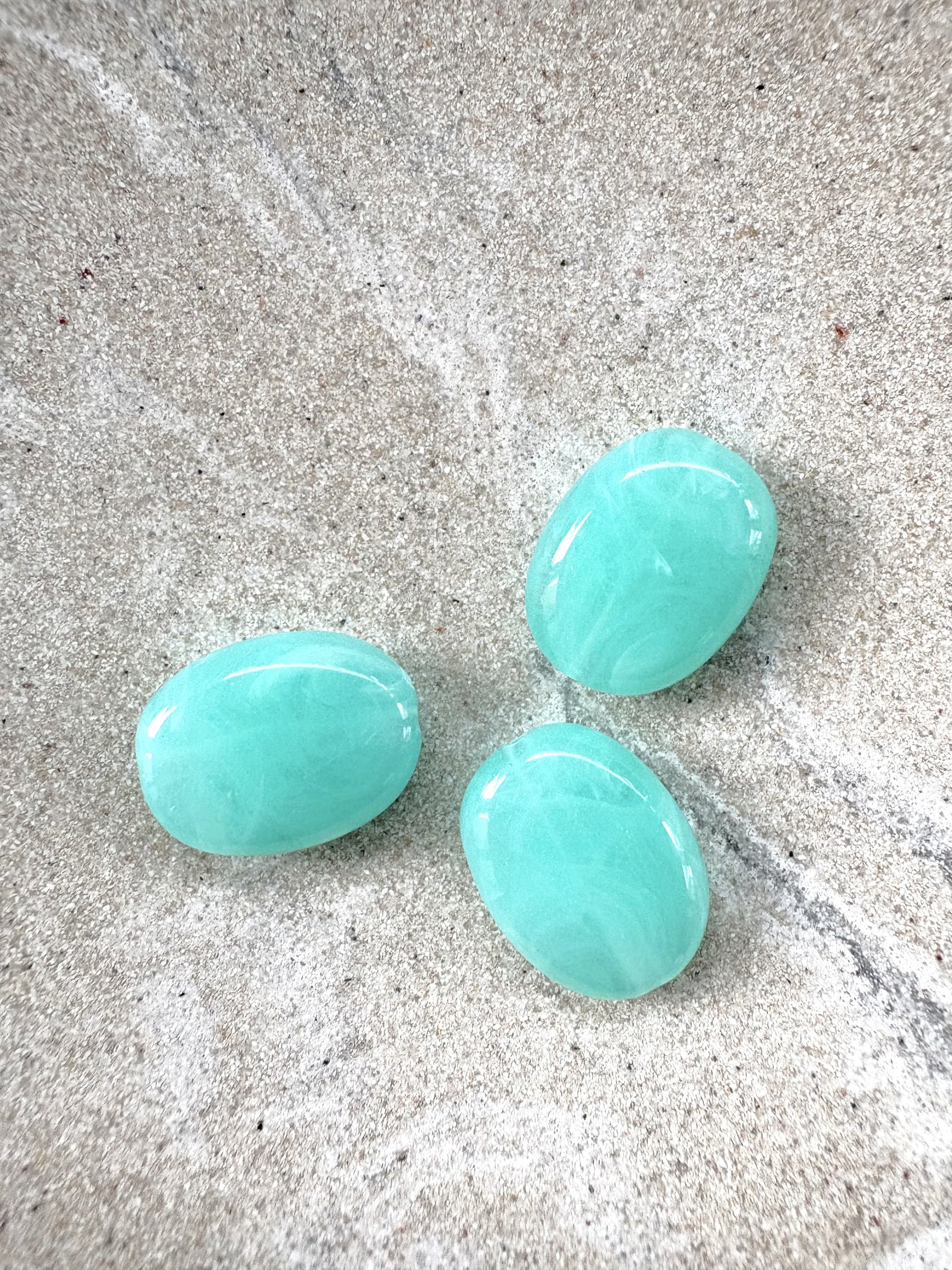 perlesetcreationbijoux - perles ovales marbrées en acrylique de 19x15 mm turquoise