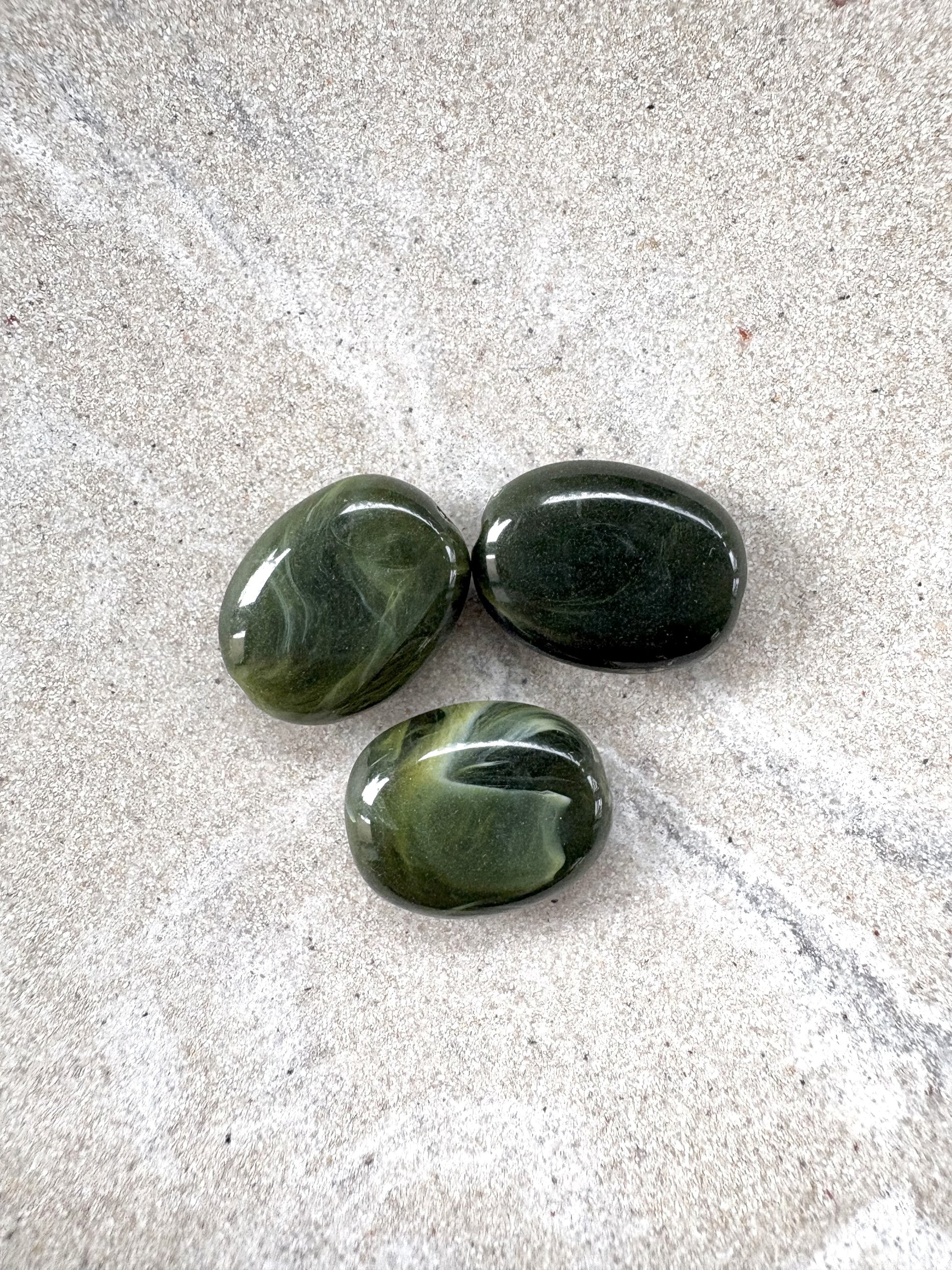 perlesetcreationbijoux - perles ovales marbrées en acrylique de 19x15 mm kaki