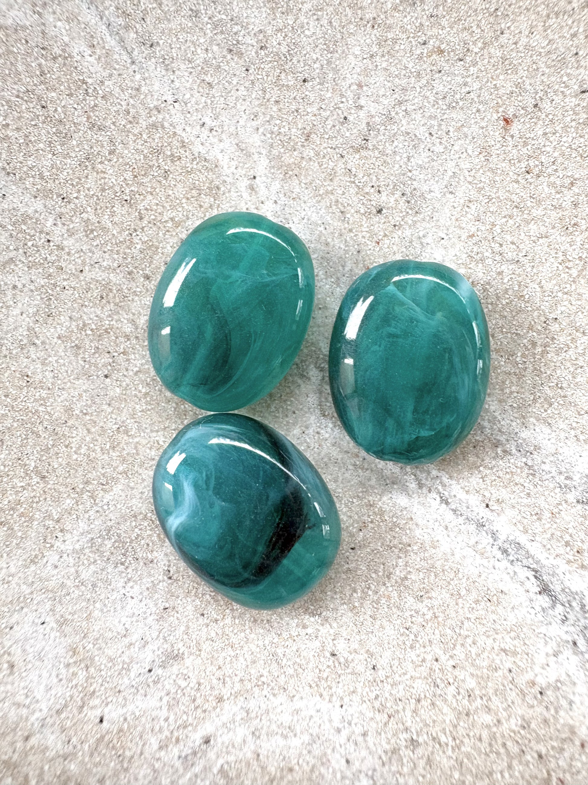 perlesetcreationbijoux - perles ovales marbrées en acrylique de 19x15 mm turquoise