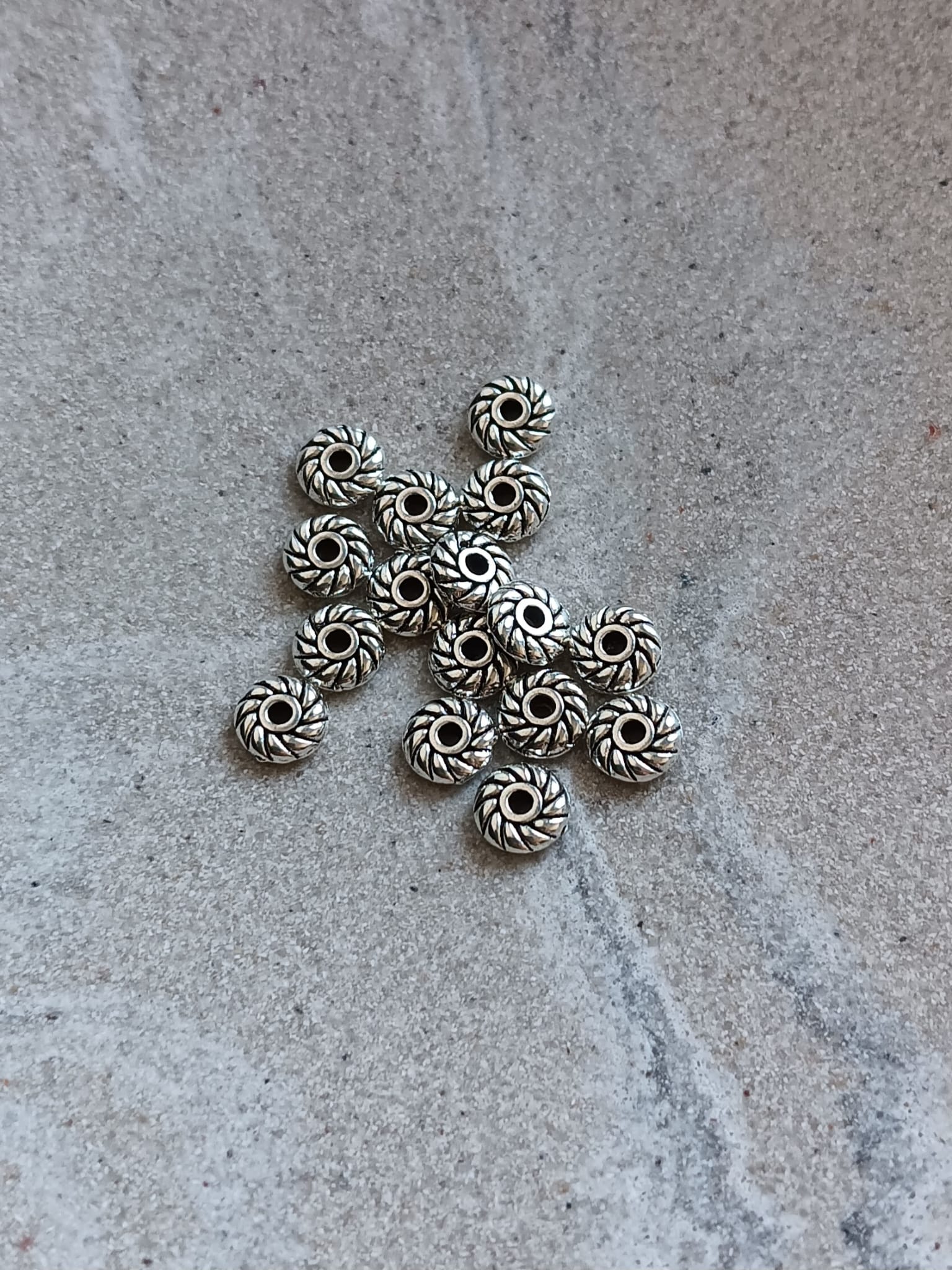 perlesetcreationbijoux-perles-rondelles-effet-corde-metal-argente-6mm