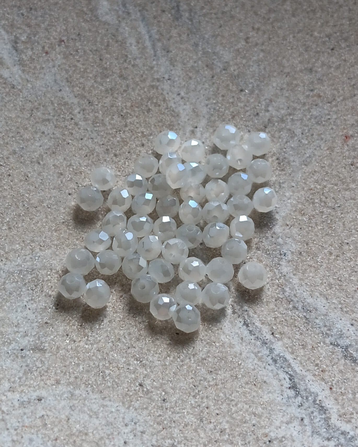 perlesetcreationbijoux-perles-rondelles-facettes-verre-4x3mm-blanc