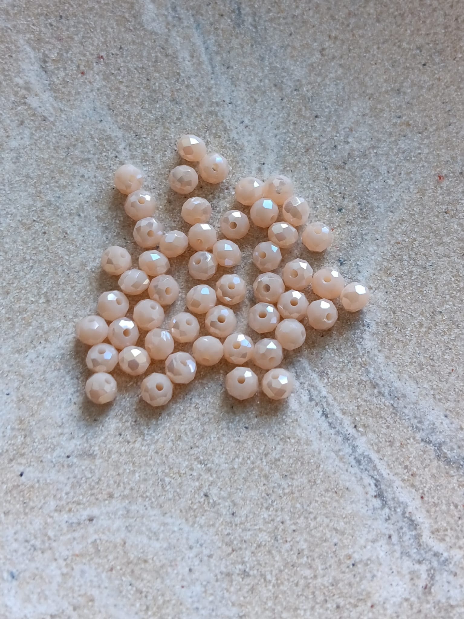 perlesetcreationbijoux-perles-rondelles-facettes-verre-4x3mm-beige