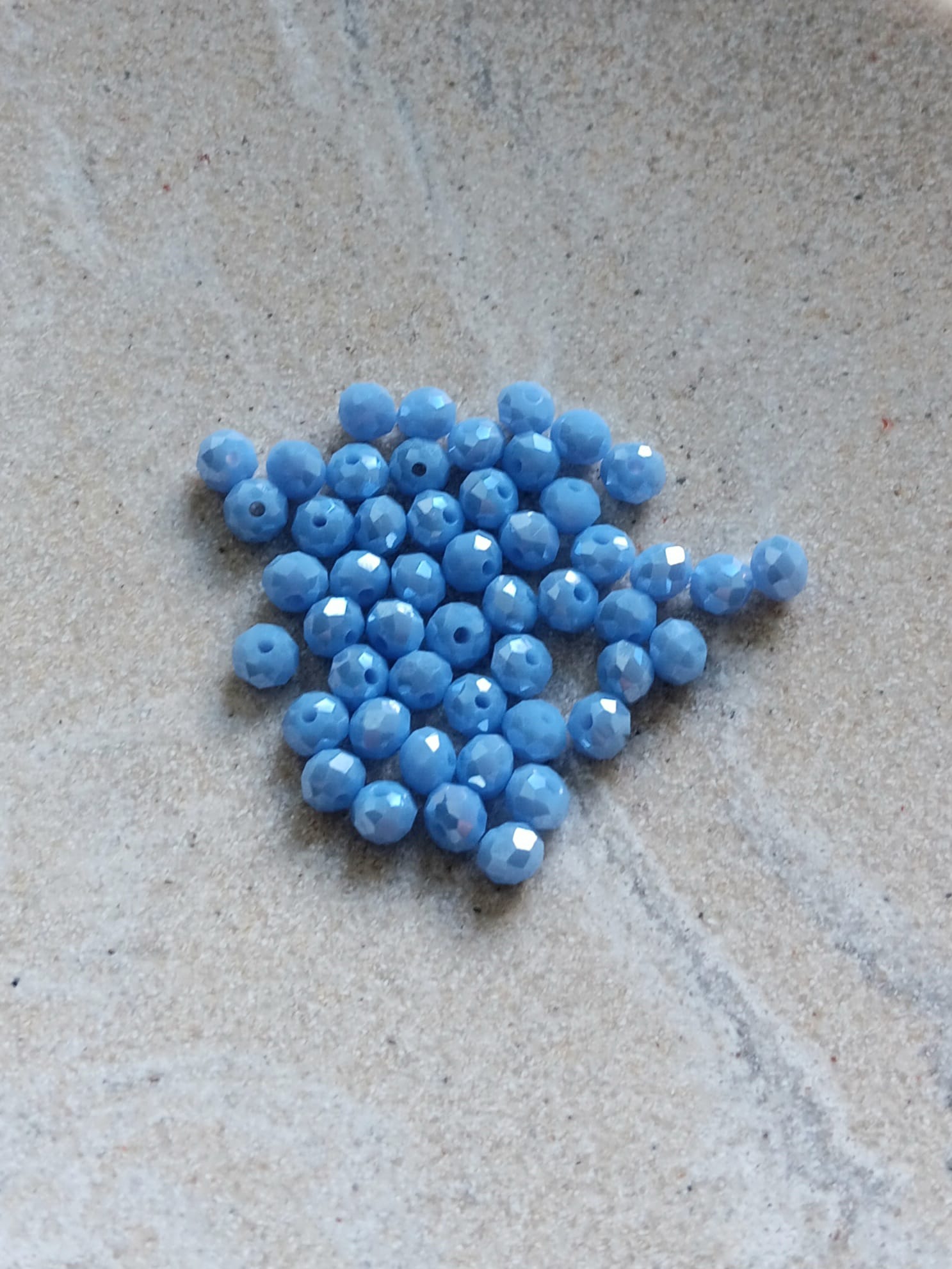 perlesetcreationbijoux-perles-rondelles-facettes-verre-4x3mm-bleu