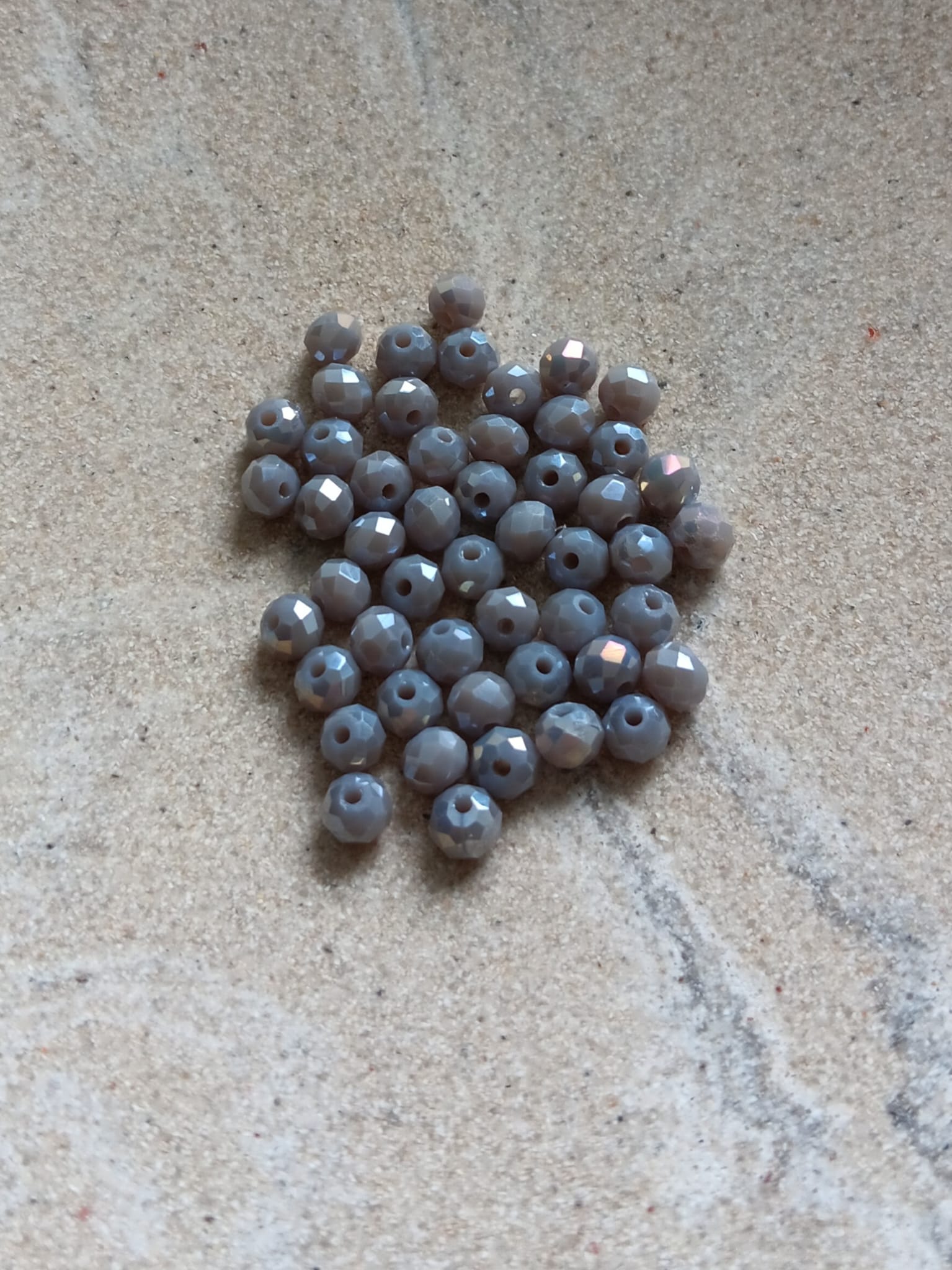 perlesetcreationbijoux-perles-rondelles-facettes-verre-4x3mm-gris