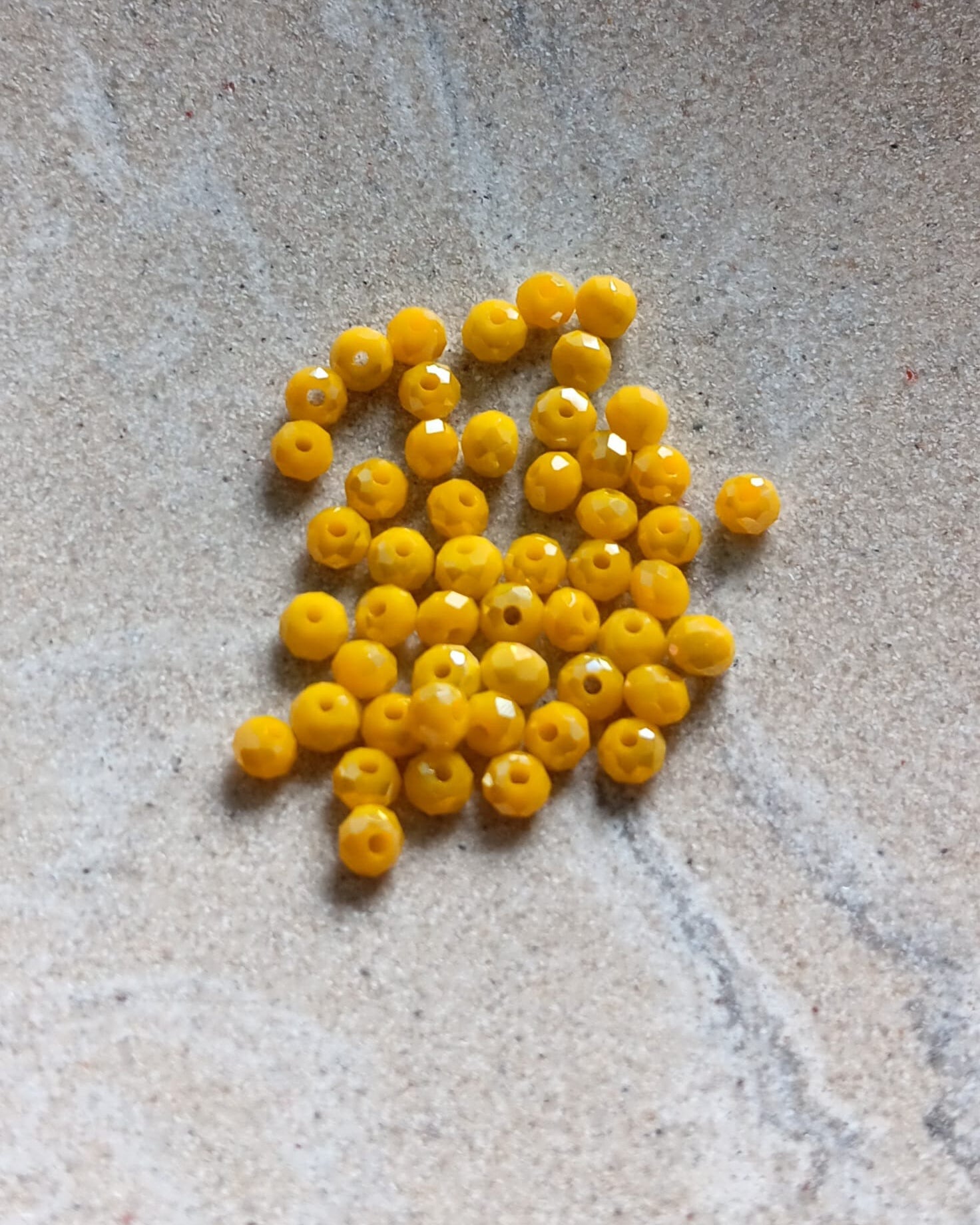 perlesetcreationbijoux-perles-rondelles-facettes-verre-4x3mm-jaune
