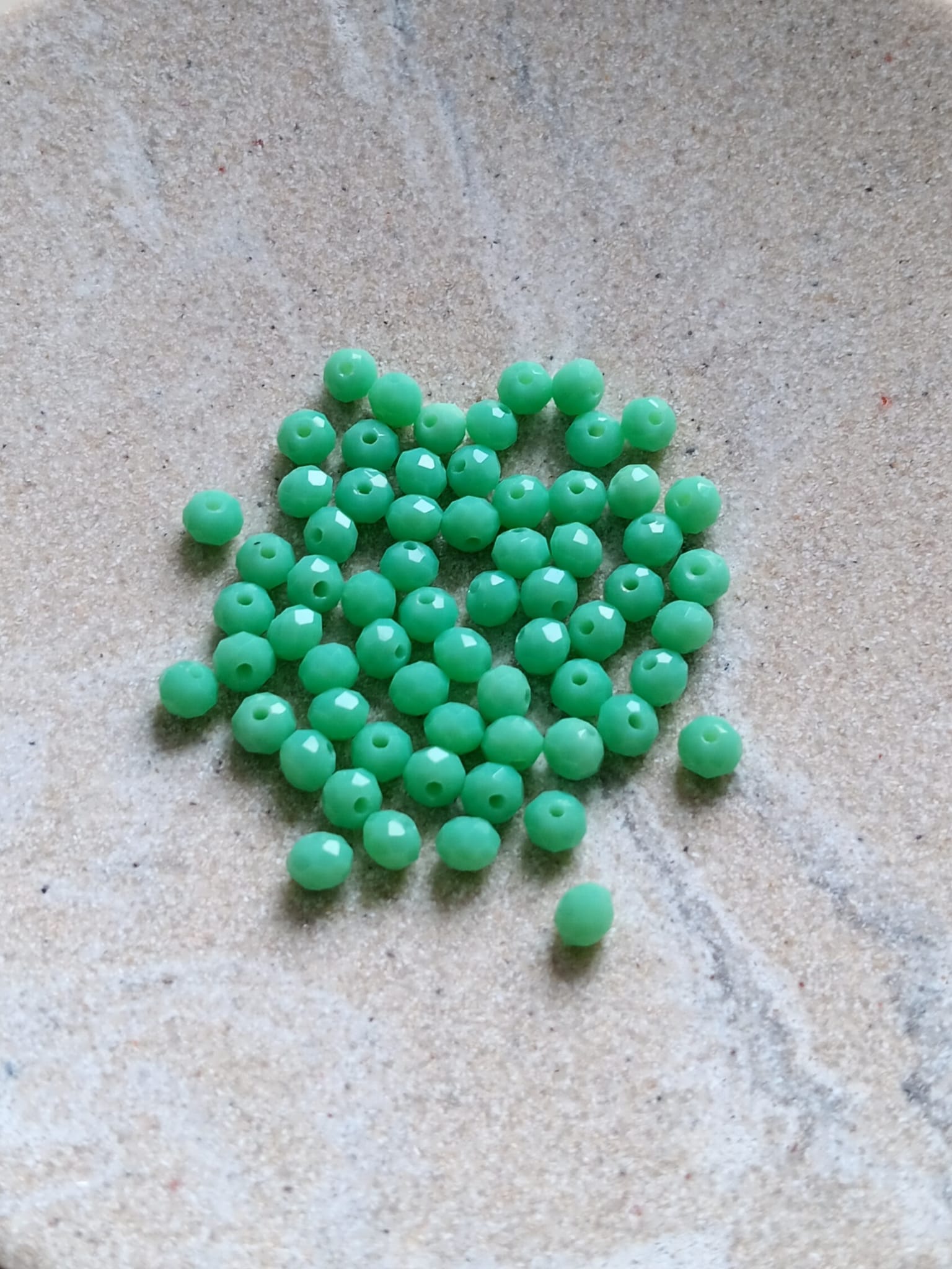 Perles rondelles à facettes en verre - 4x3 mm