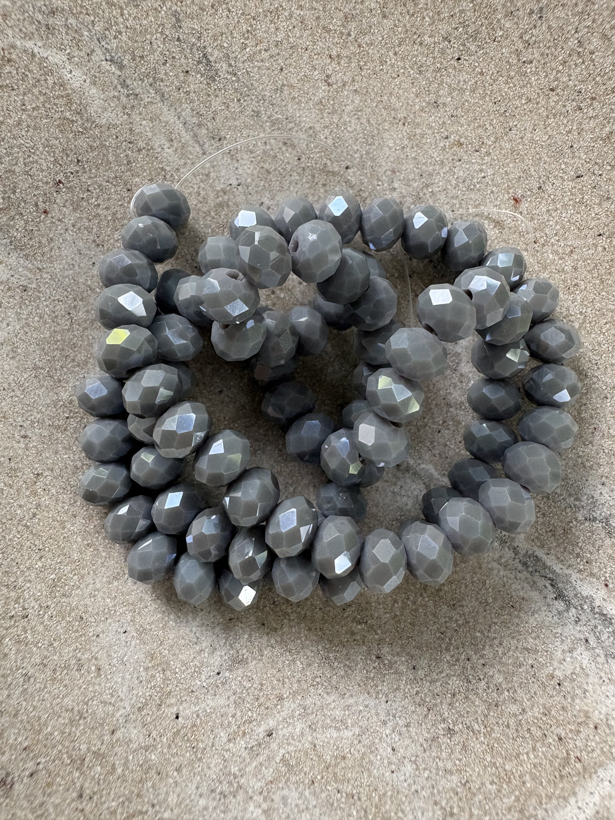 perlesetcreationbijoux - fil de perles rondelles à facettes en verre 6x5 mm gris
