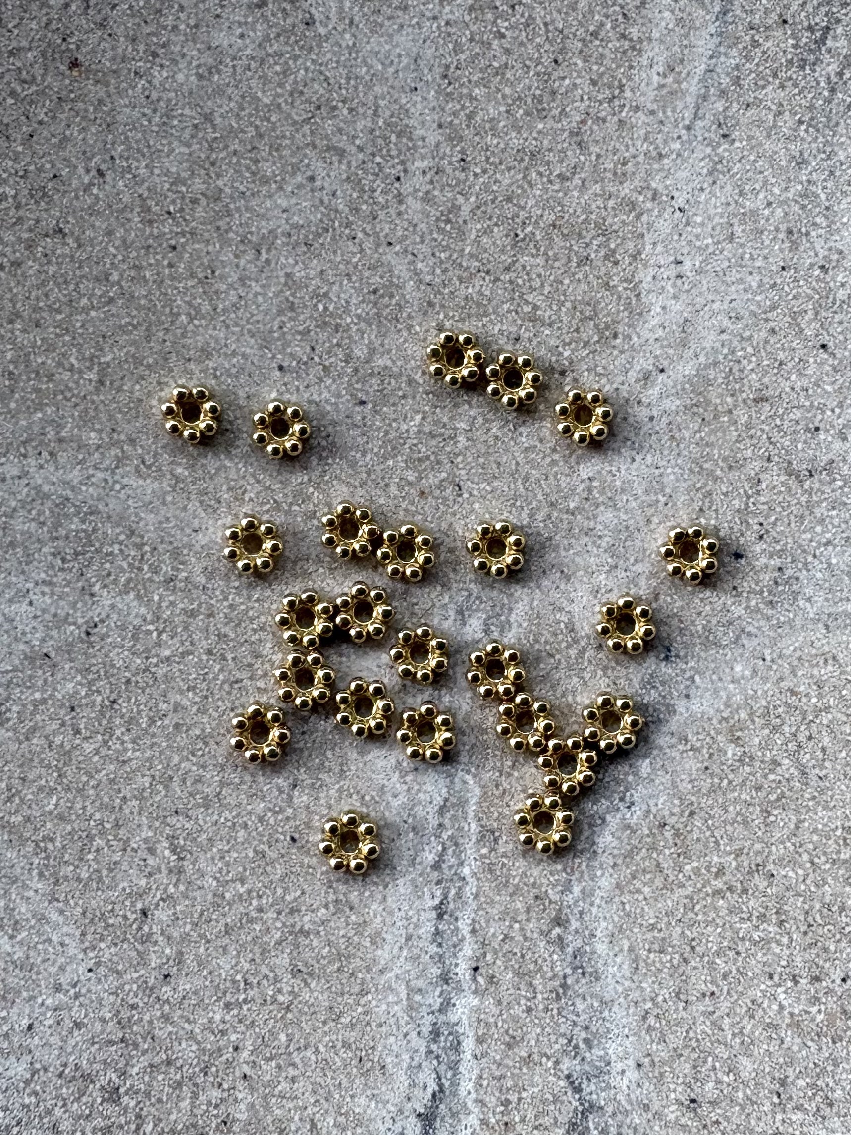 perlesetcreationbijoux - perles rondelles fleur en acier inoxydable doré de 4 mm