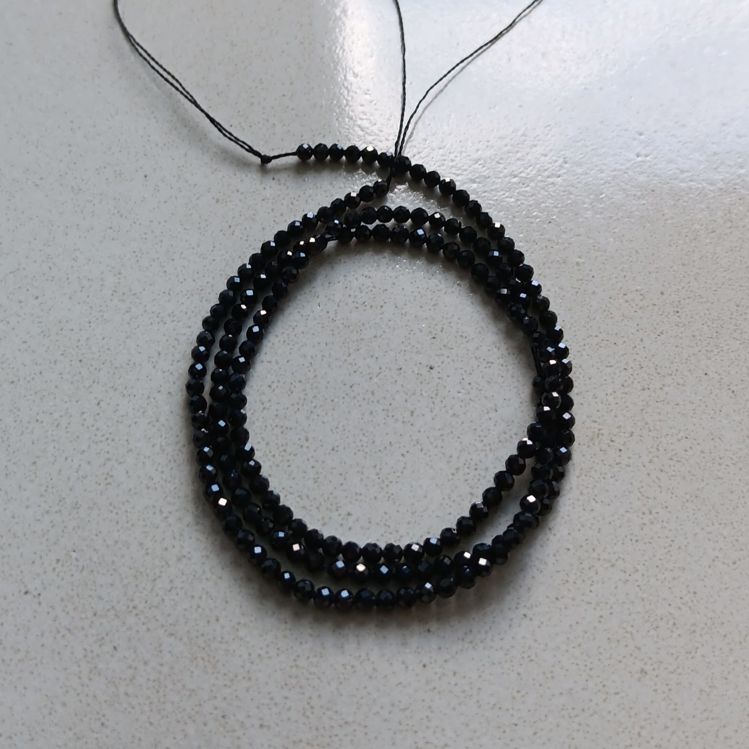 perlesetcreationbijoux - fil de perles rondes à facettes en spinelle noir 2 mm