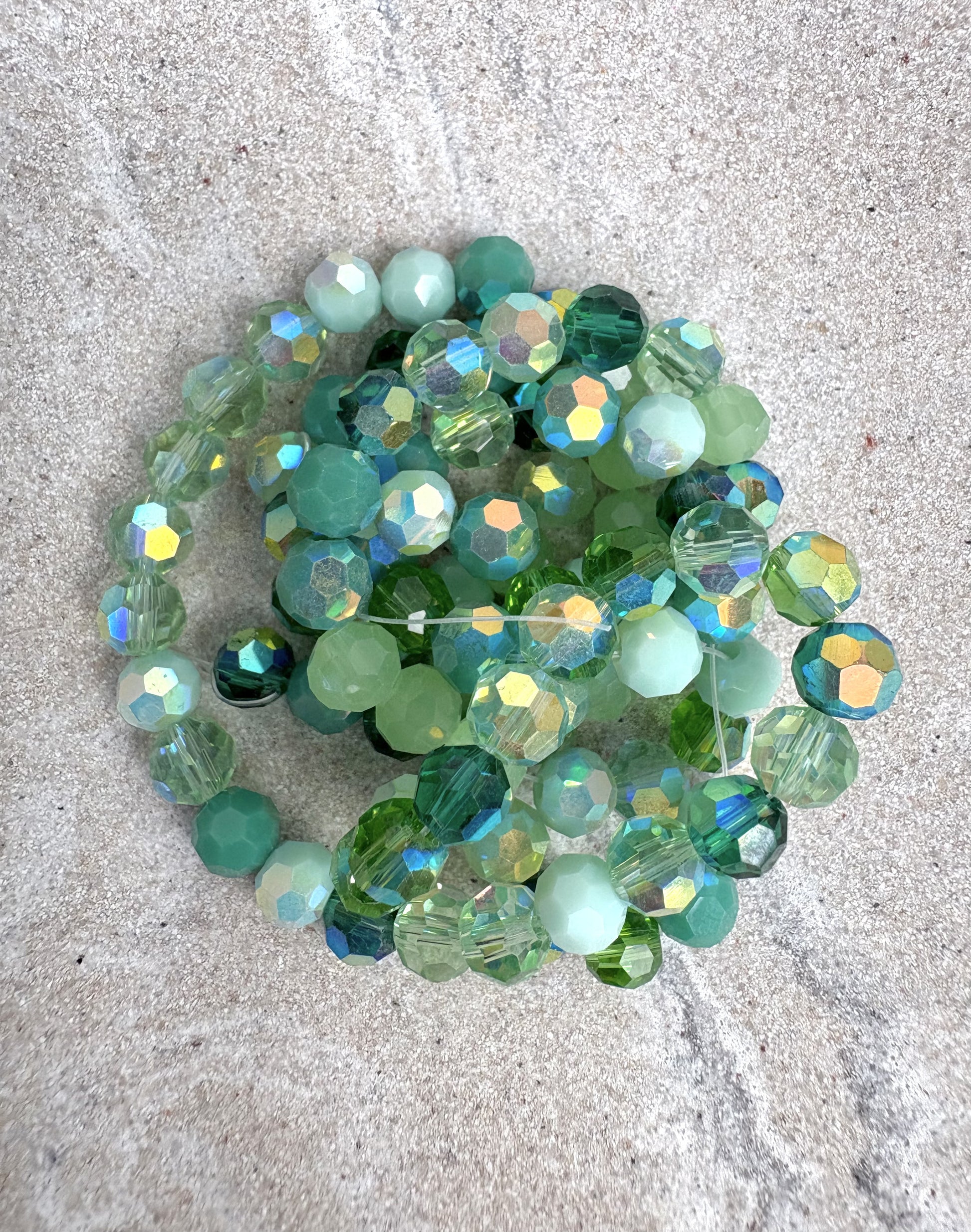 perlesetcreationbijoux - fil de perles rondes à facettes multicolores 6 mm vert