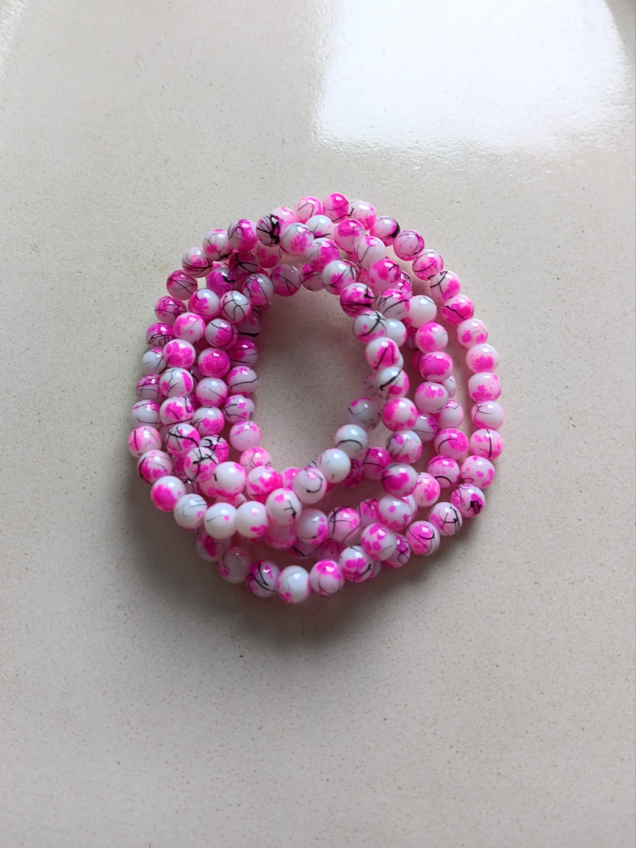 perlesetcreationbijoux-perles-rondes-tricolores-6mm-rose-fil