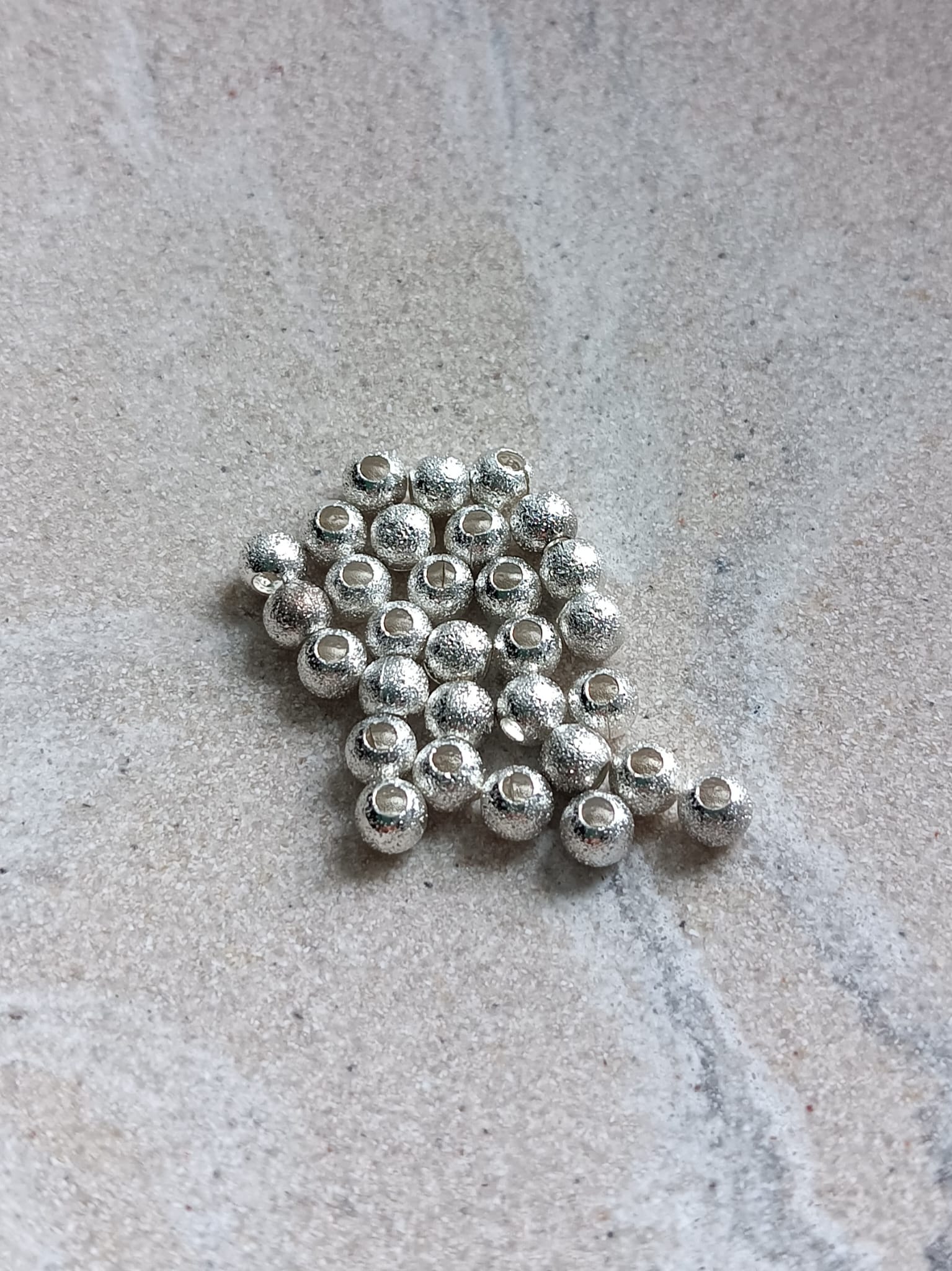 Perles rondes scintillantes en laiton - 4mm x30