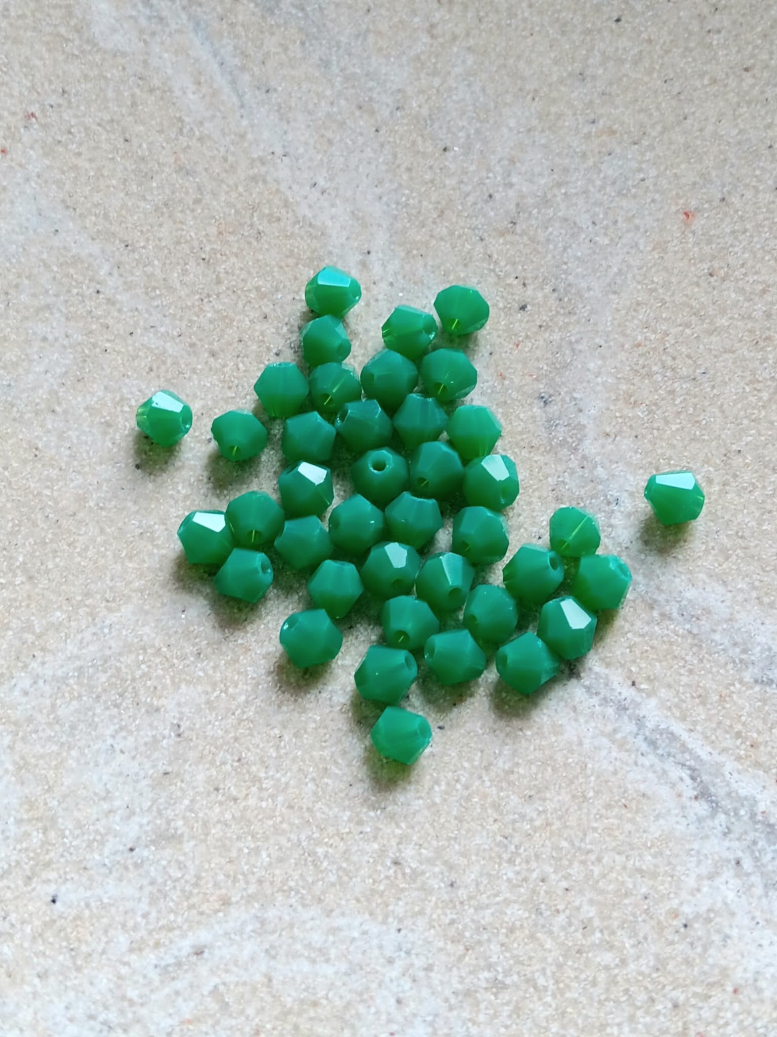 perlesetcreationbijoux-perles-toupies-verre-4mm-vert