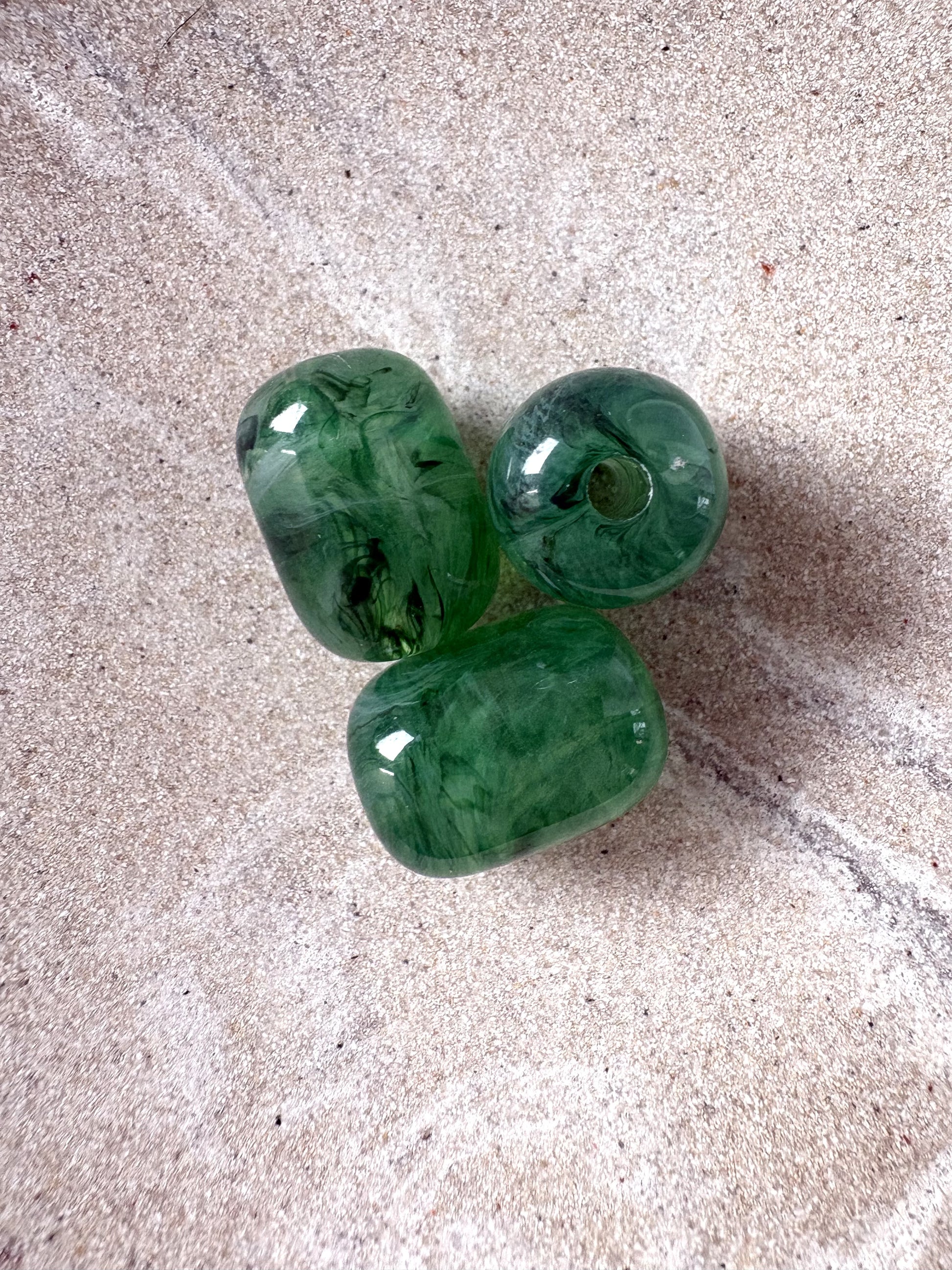 perlesetcreationbijoux - perle tube en acrylique de 20x15 mm verte