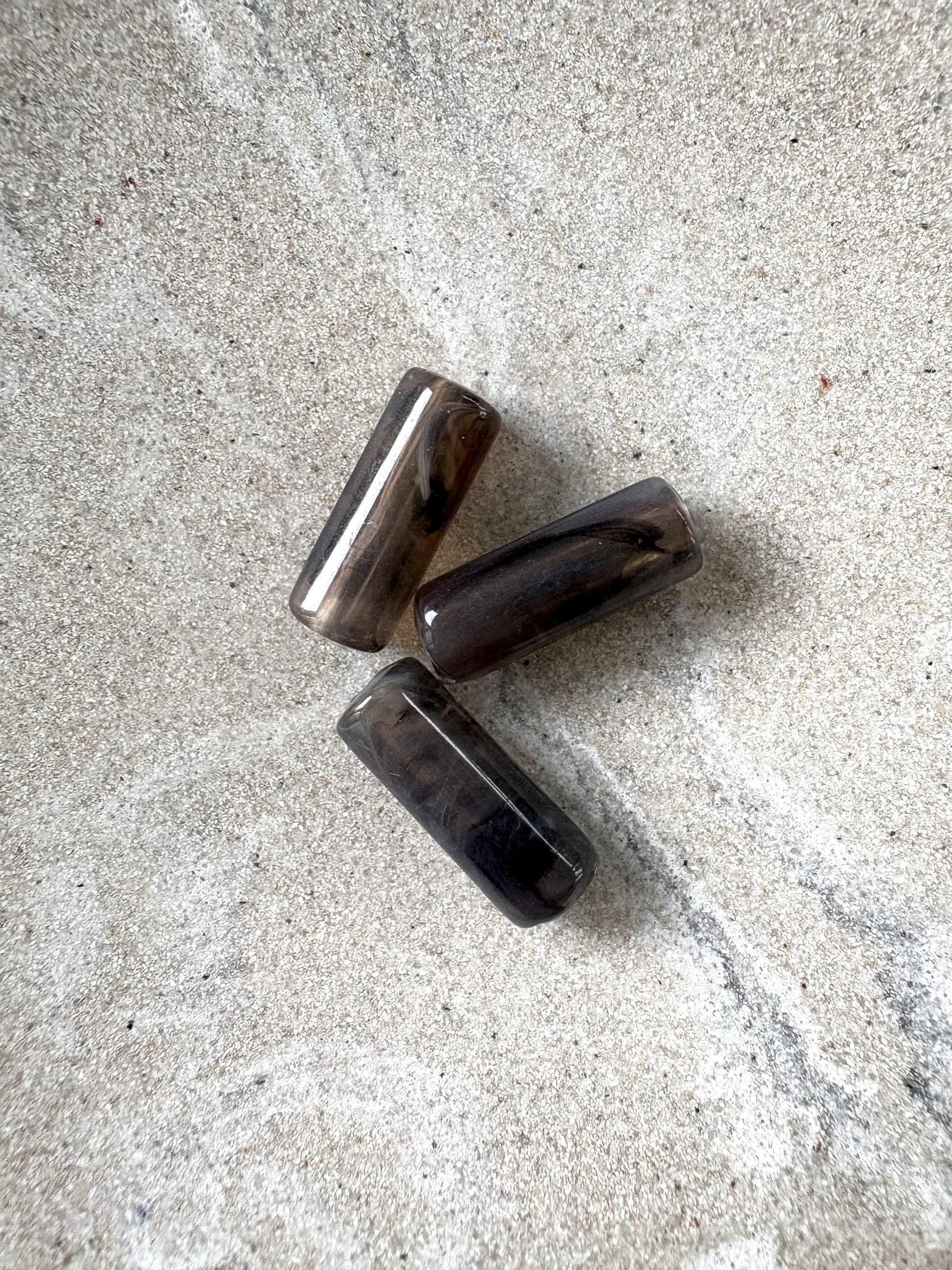 perlesetcreationbijoux - perles tubes marbrées en acrylique de 20x8 mm marron