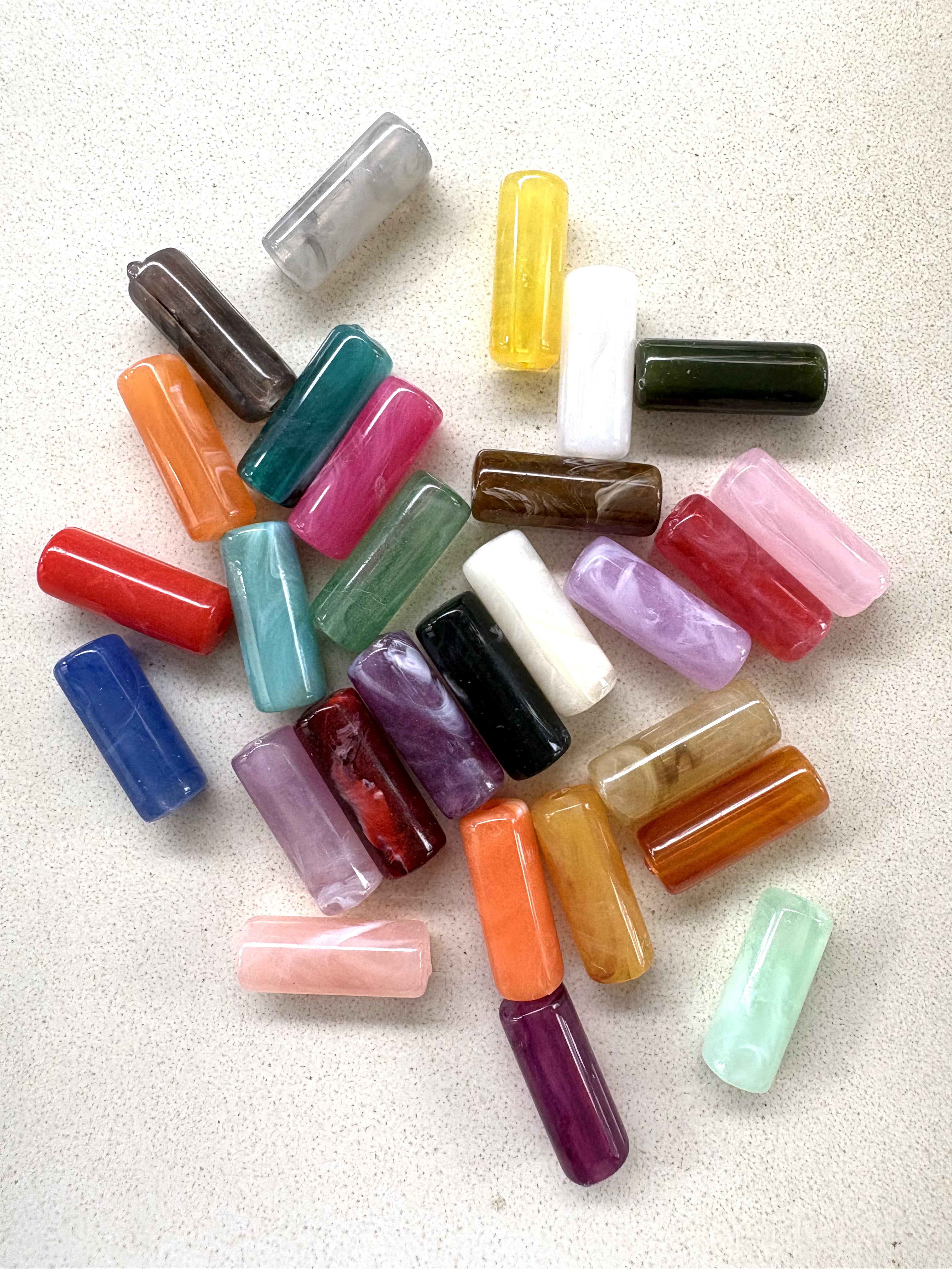 perlesetcreationbijoux - perles tubes marbrées en acrylique de 20x8 mm de différentes couleurs