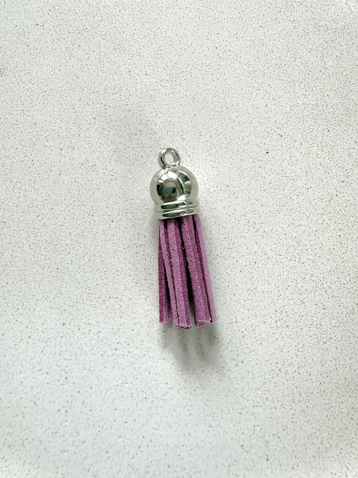 perlesetcreationbijoux - pompon suédine attache argentée 36 mm violet