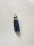 perlesetcreationbijoux - pompon suédine attache argentée 36 mm bleu profond