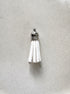 perlesetcreationbijoux - pompon suédine attache argentée 36 mm blanc