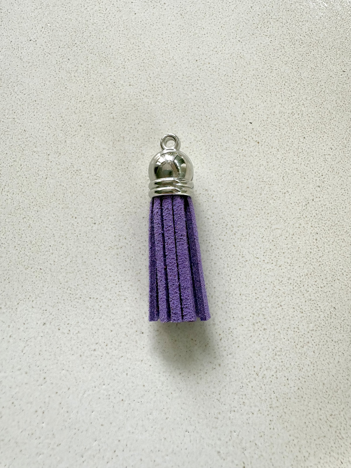 perlesetcreationbijoux - pompon suédine attache argentée 36 mm violet